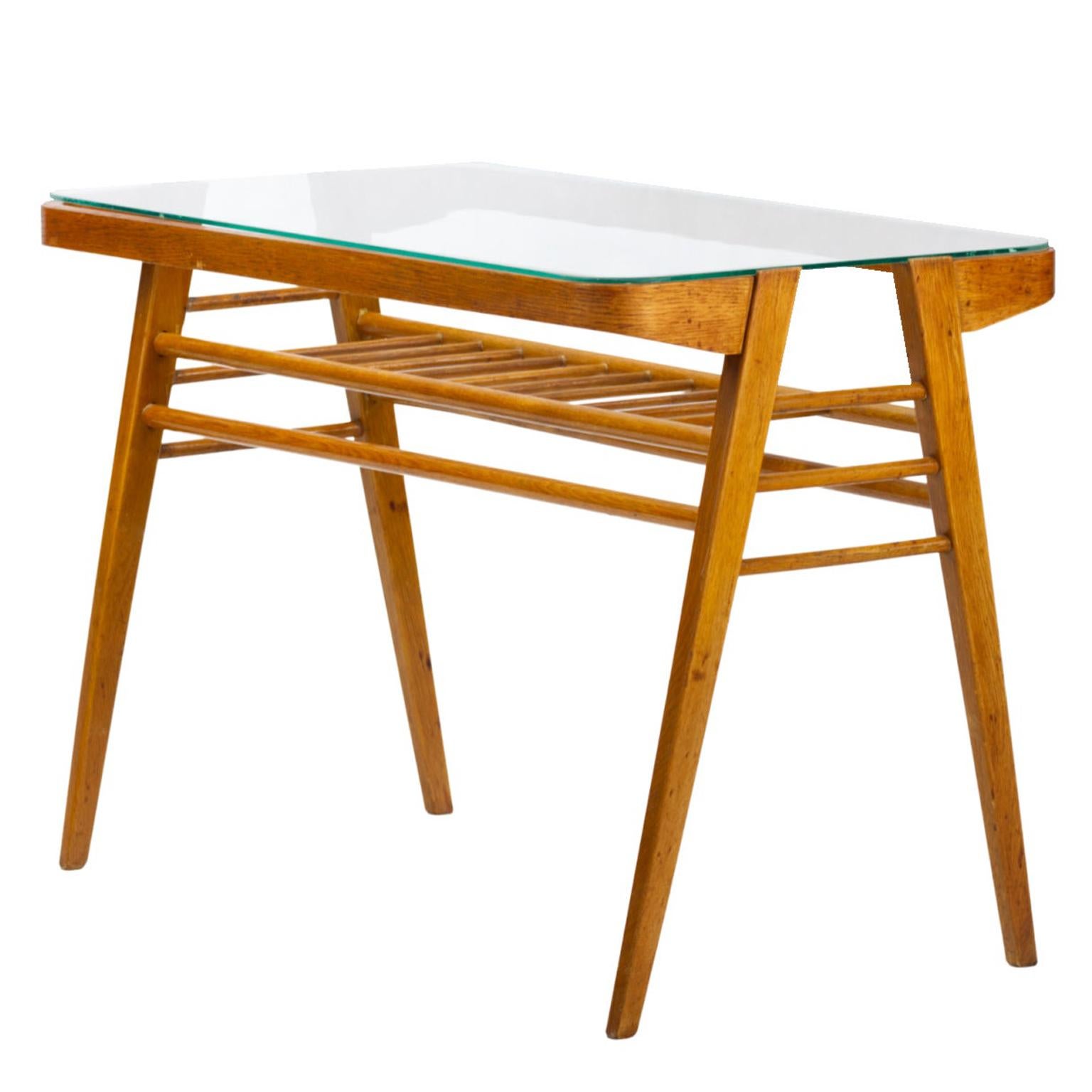 Table basse en bois par František Jirák pour Tatra Nabytok Pravenec, années 1960