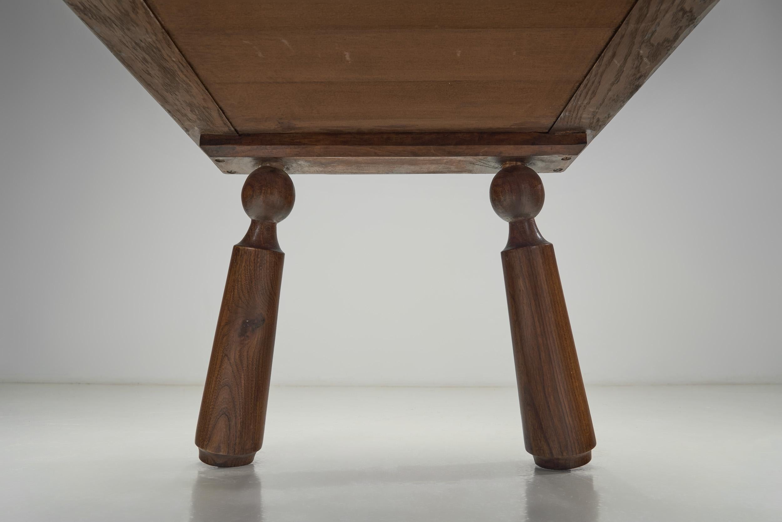 Table basse en bois à la manière de Charles Dudouyt, France Début du 20e siècle en vente 6