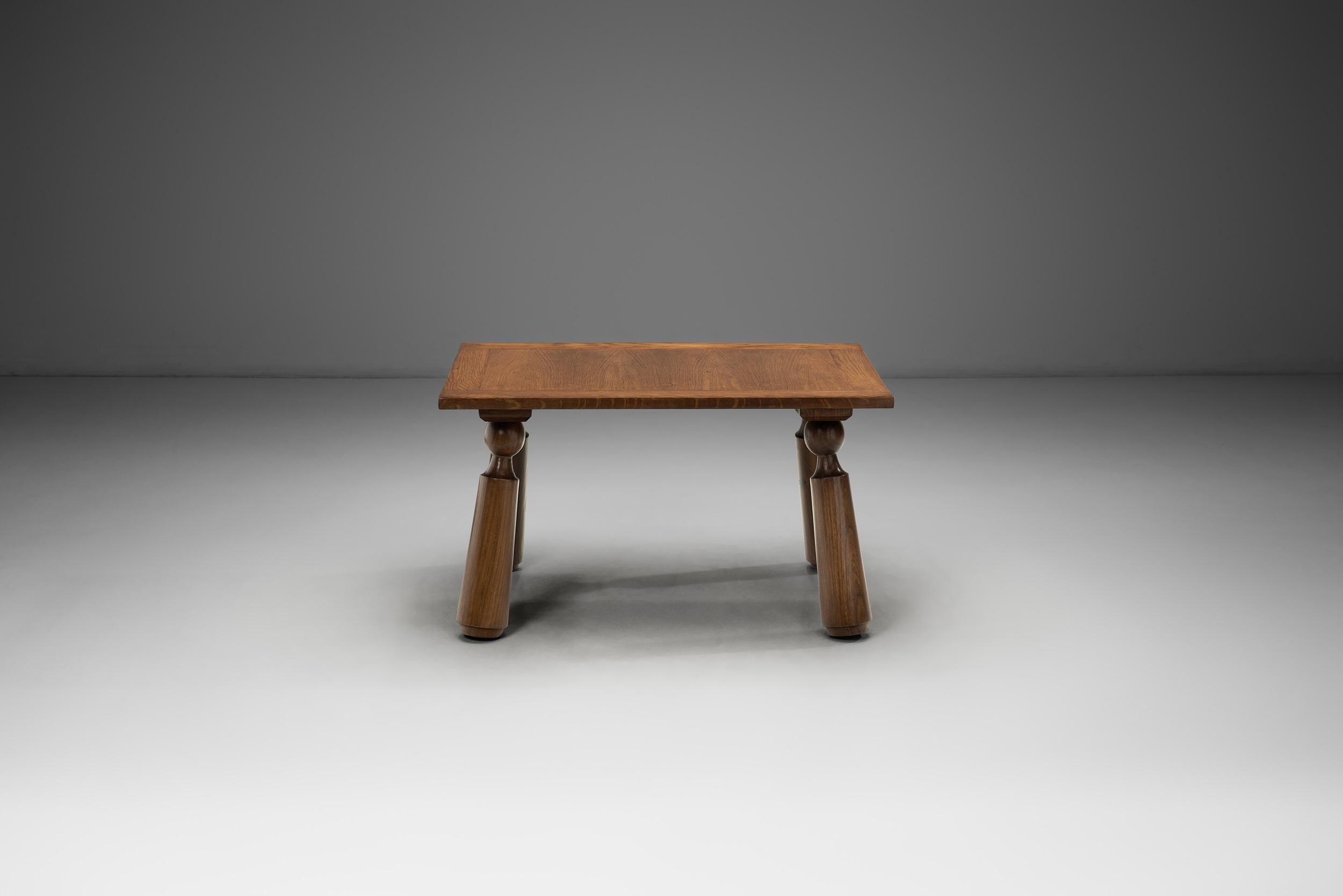 Moderne Table basse en bois à la manière de Charles Dudouyt, France Début du 20e siècle en vente