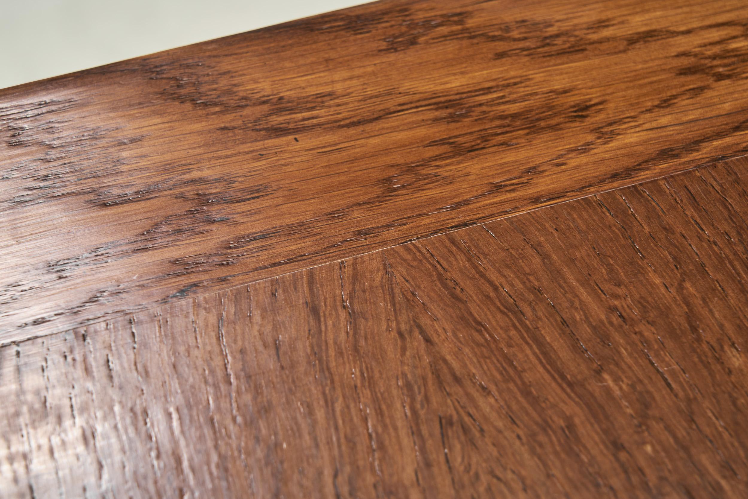 Table basse en bois à la manière de Charles Dudouyt, France Début du 20e siècle en vente 2