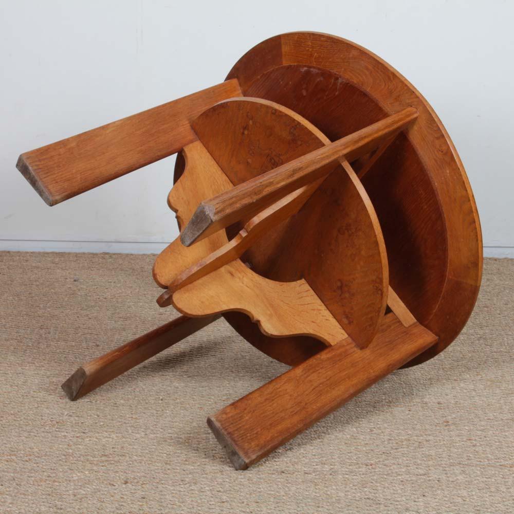 Wooden coffee table, pedestal table from the 1940s en venta 1