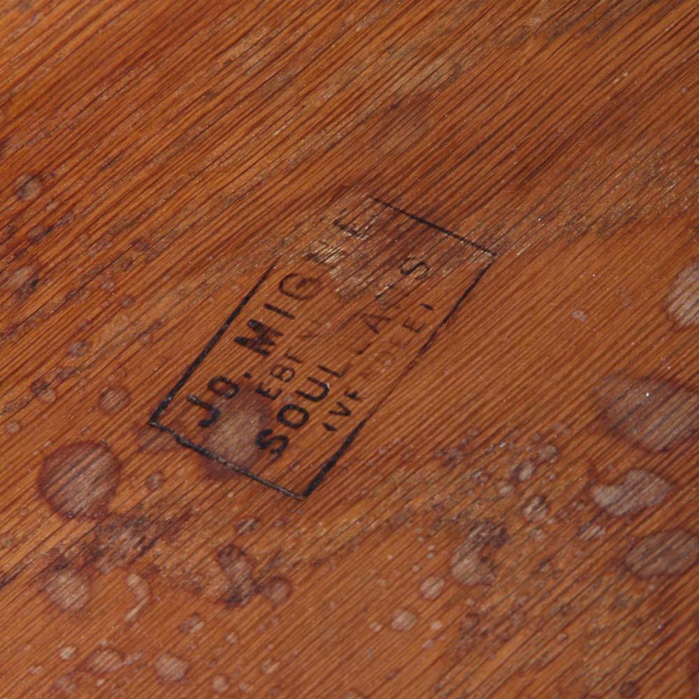 Wooden coffee table, pedestal table from the 1940s en venta 2