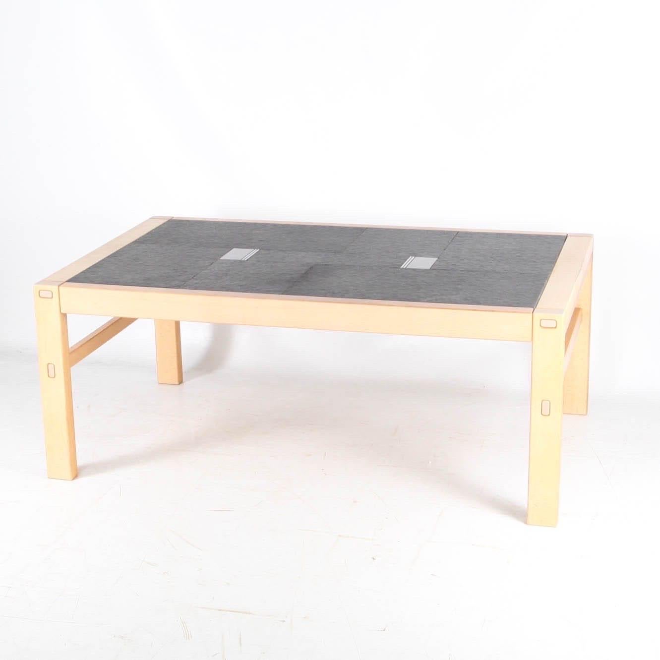Table basse en bois avec plateau en ardoise en vente 5