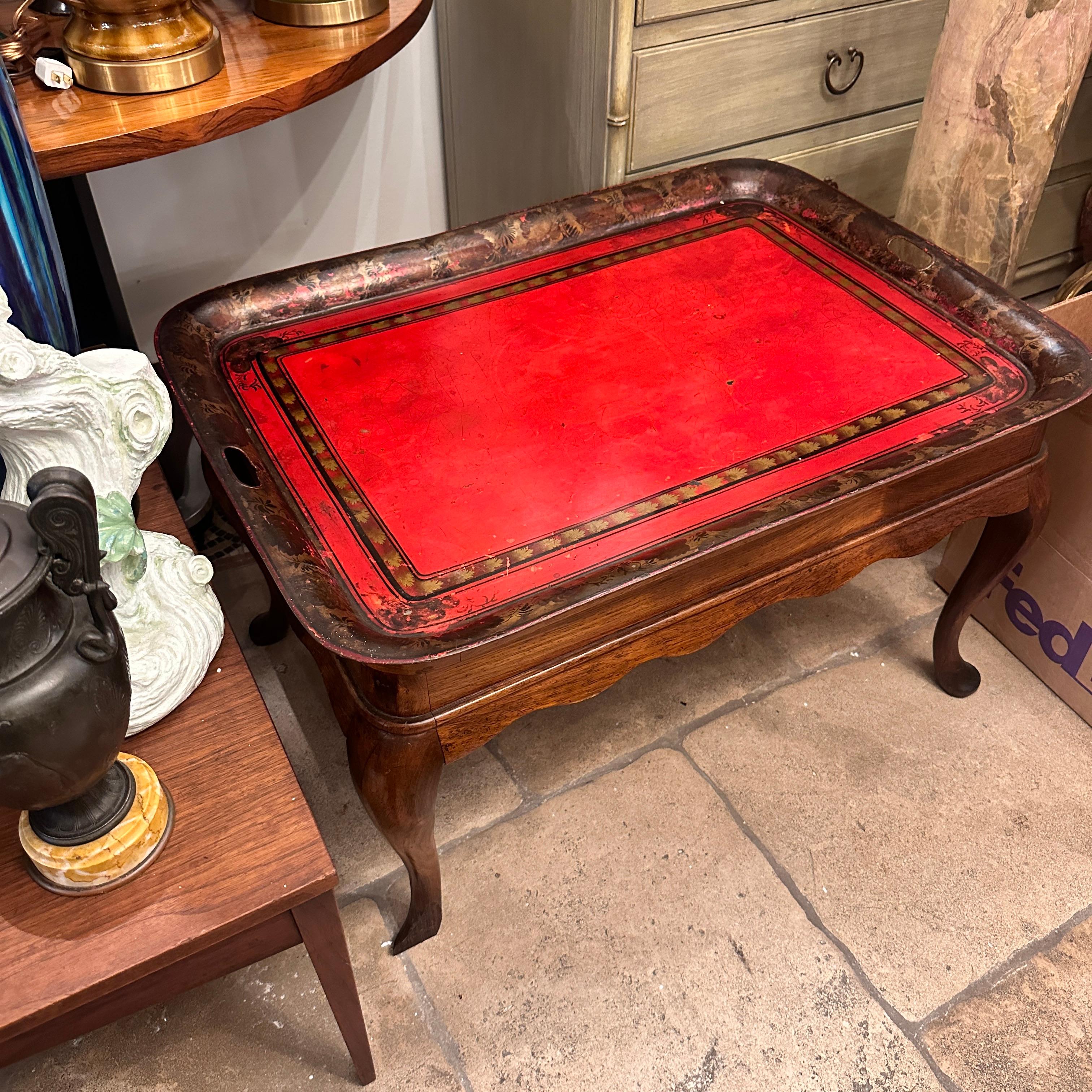 Table basse en bois avec plateau en vente 4