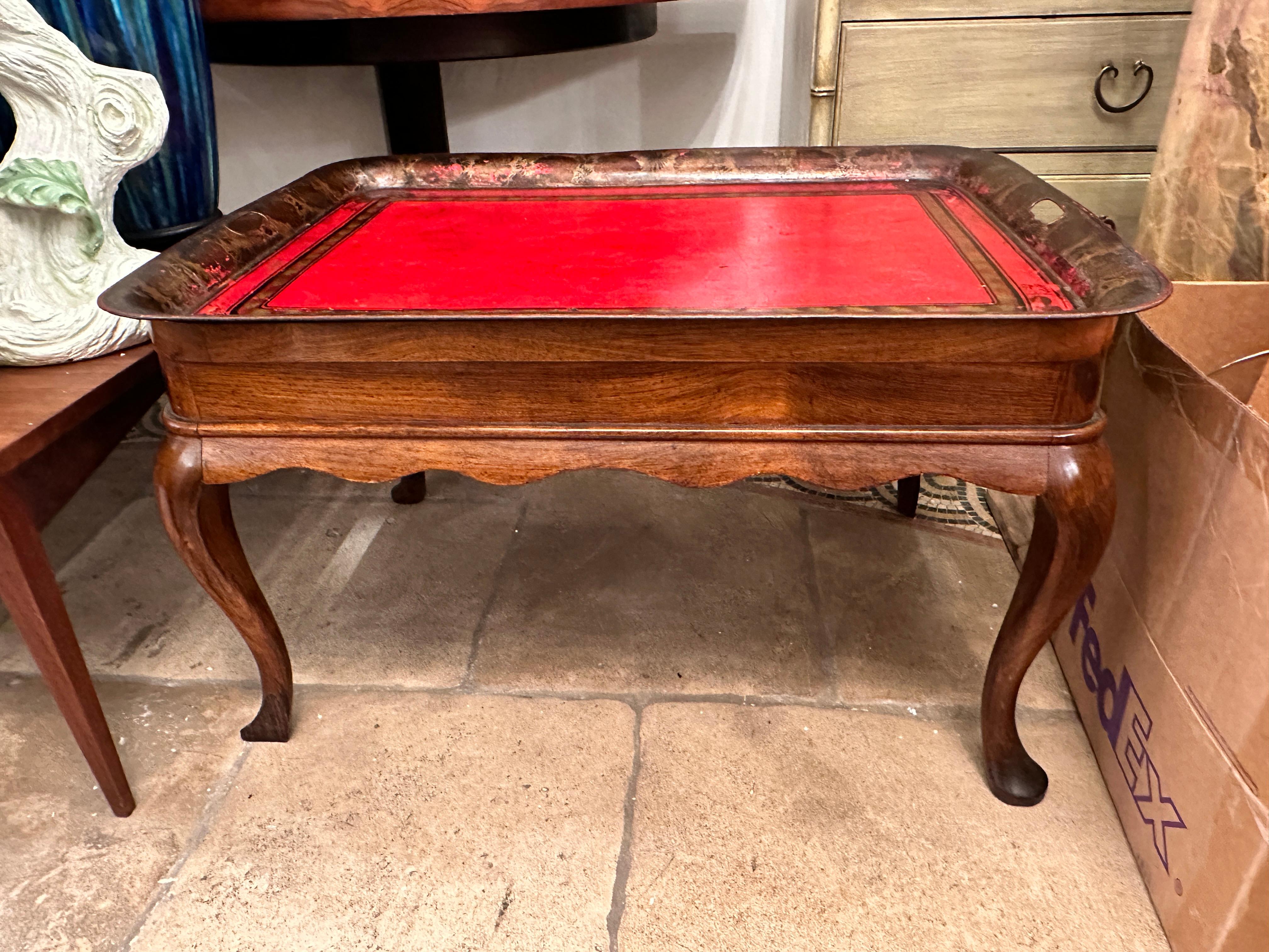 Table basse en bois avec plateau en vente 1
