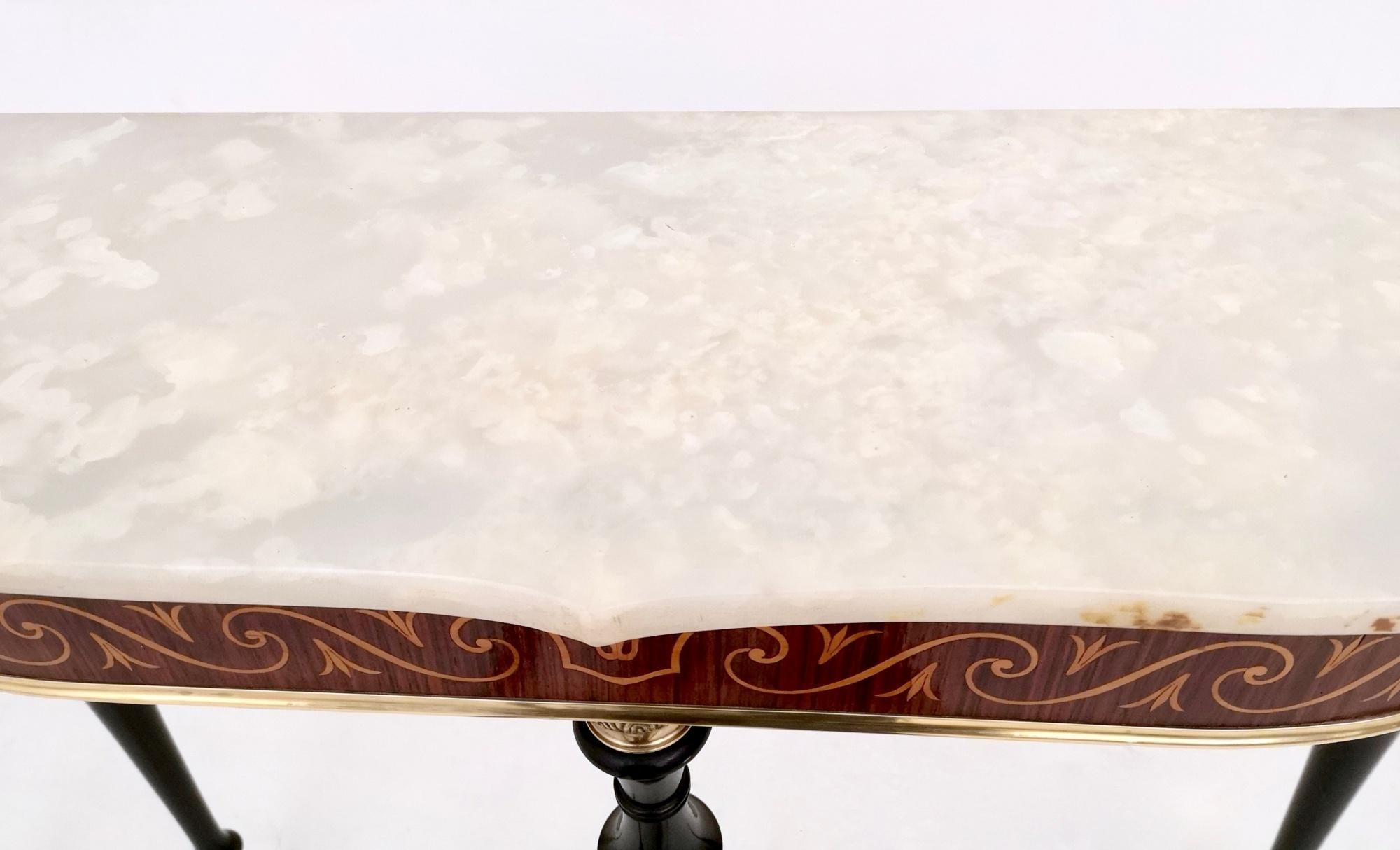 Vintage  Wooden Console Table with Demilune Onyx Top and Inlaid Edges, Italy In Excellent Condition In Bresso, Lombardy