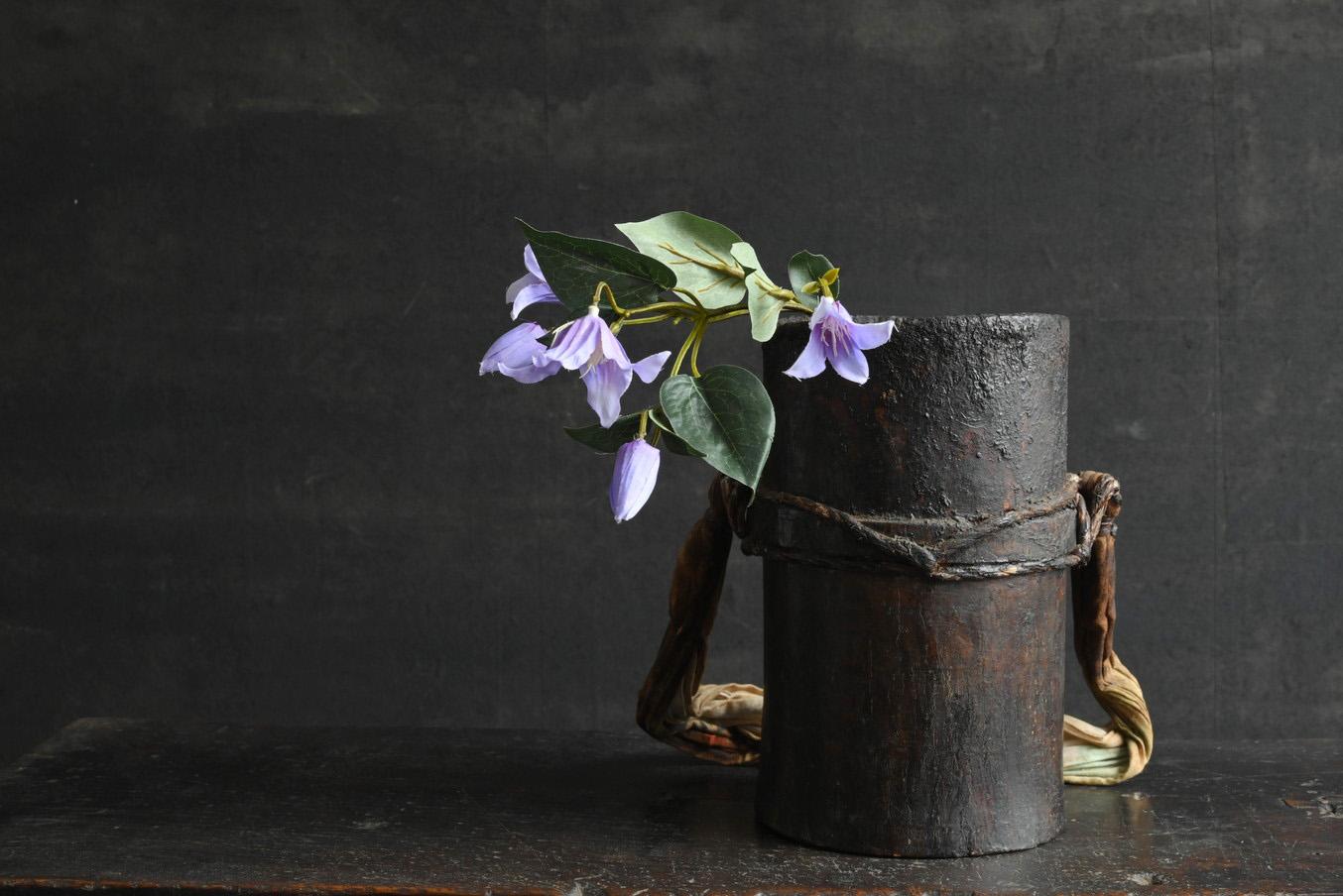 Showa Wooden container used by old Japanese lacquer craftsmen/wall-hanging flower vase