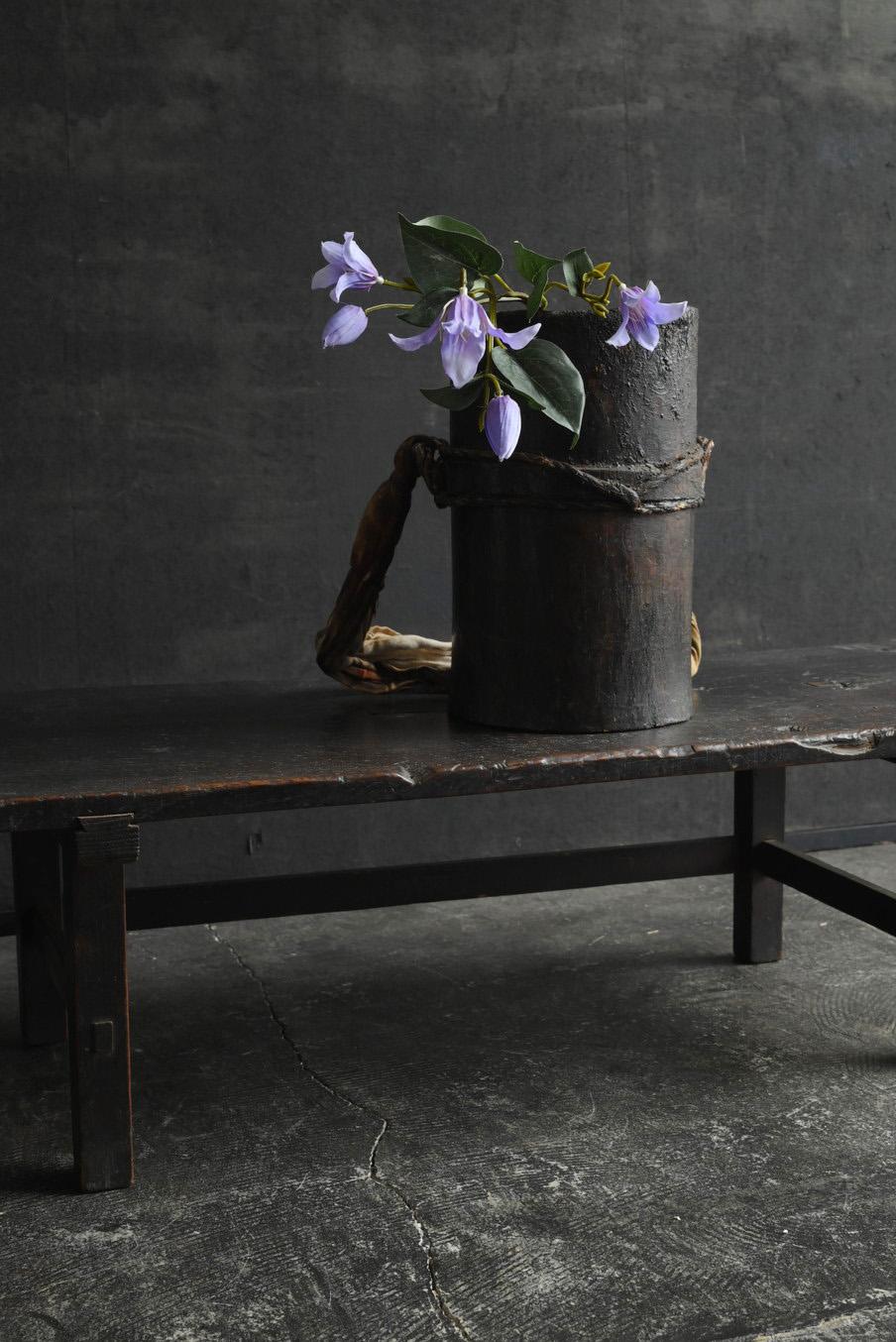 Lacquered Wooden container used by old Japanese lacquer craftsmen/wall-hanging flower vase