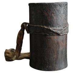 Wooden container used by old Japanese lacquer craftsmen/wall-hanging flower vase