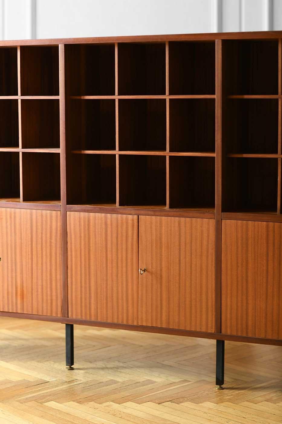 Mid-20th Century Wooden credenza with modular shelves and doors, Italy 1960. For Sale