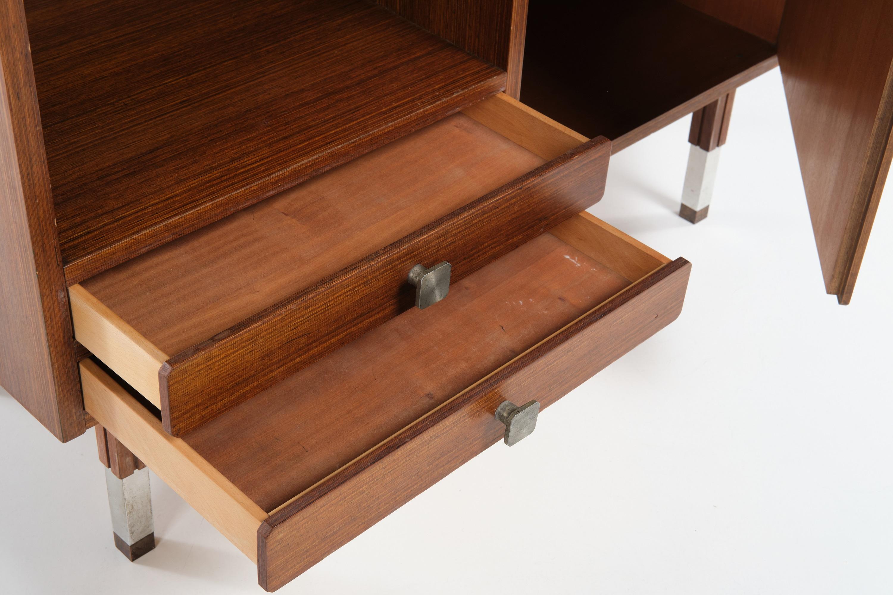 20ième siècle Crédence en bois avec unités de rangement et tiroirs, design italien, années 1960 en vente