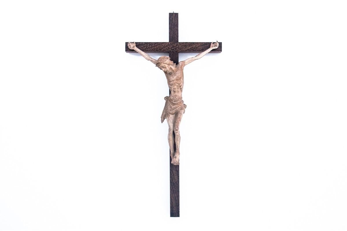 Une croix en bois des années 1950.

Dimensions : hauteur 85 cm / largeur 40 cm / profondeur 15 cm.