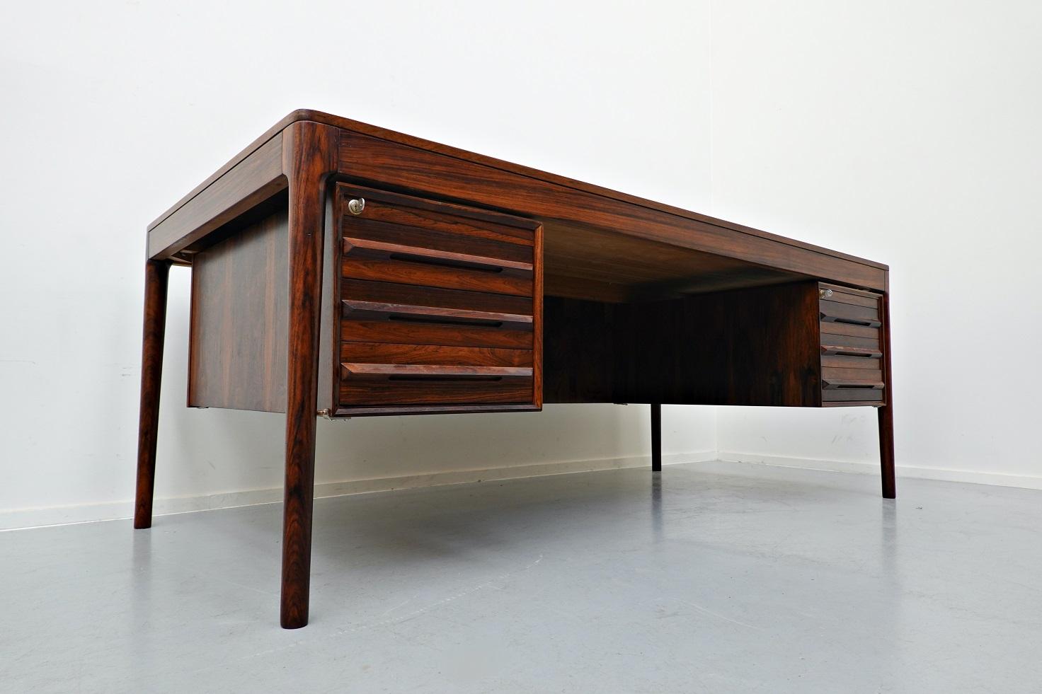 Mid-20th Century Mid-Century Modern Wooden Desk, 1960s