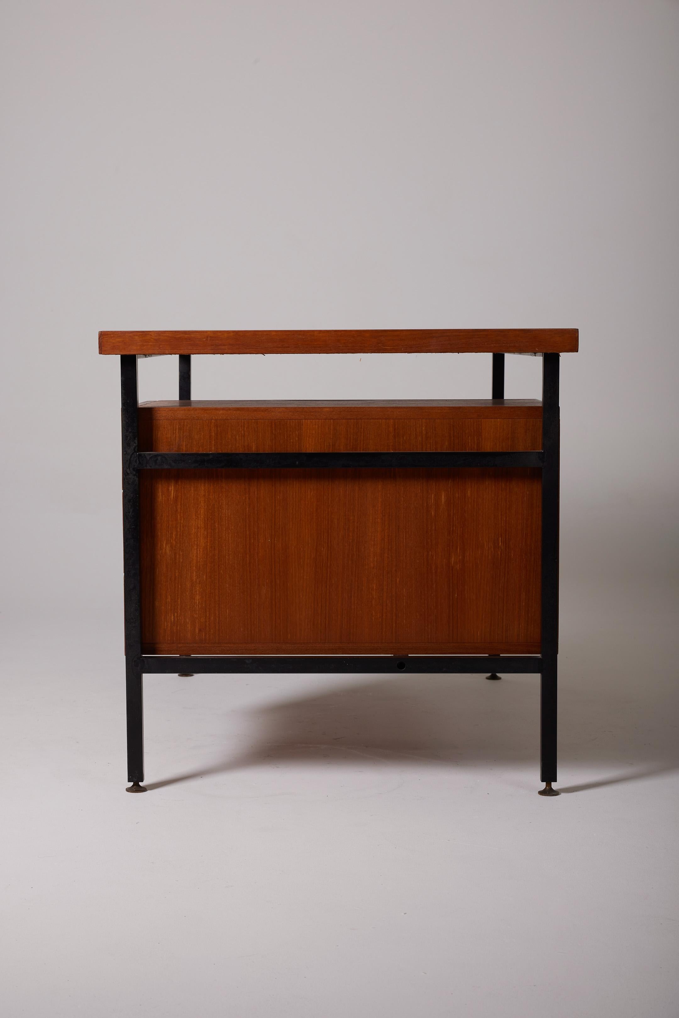 Wooden desk by Pierre Guariche In Good Condition In PARIS, FR