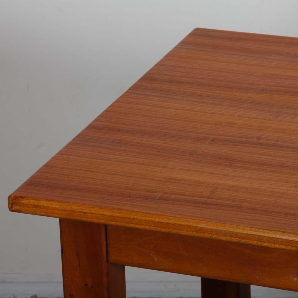 Wooden desk produced by Hafele in the 1980s In condizioni buone in vendita a MONTESSON, FR