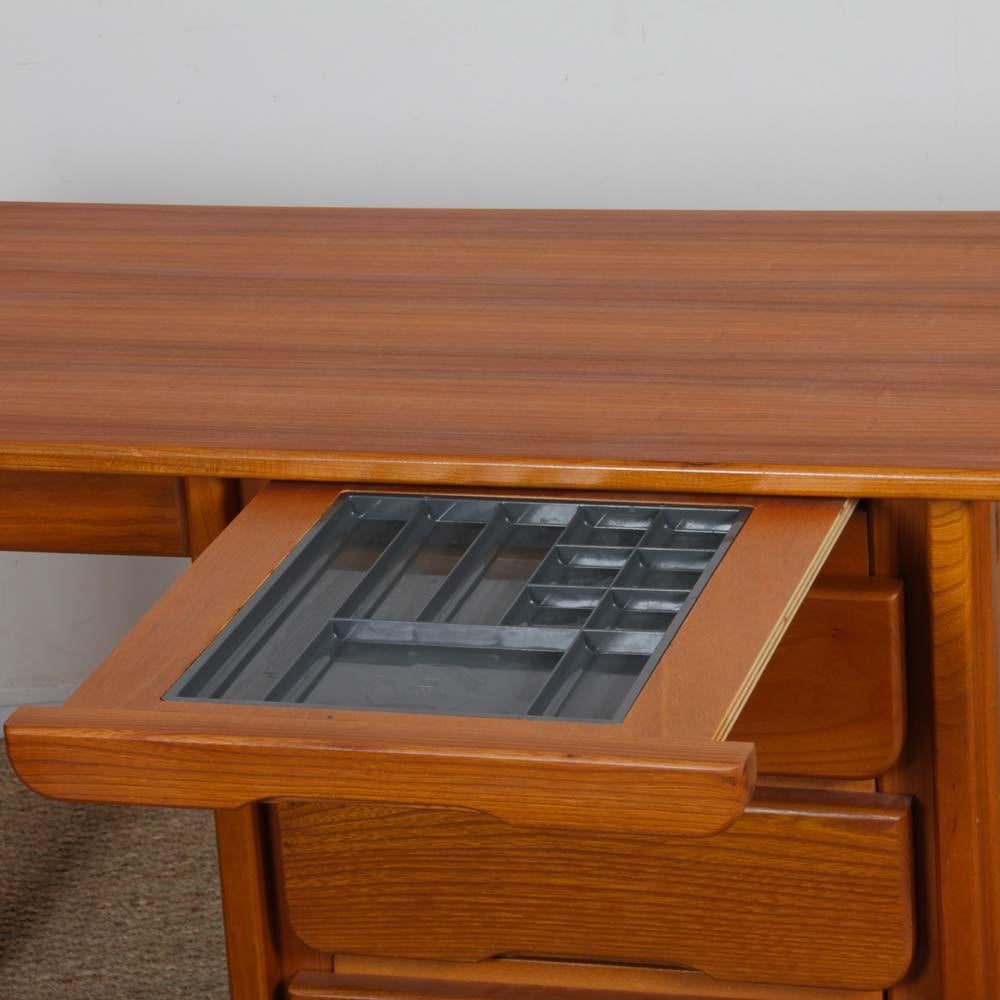 Wooden desk produced by Hafele in the 1980s in vendita 1