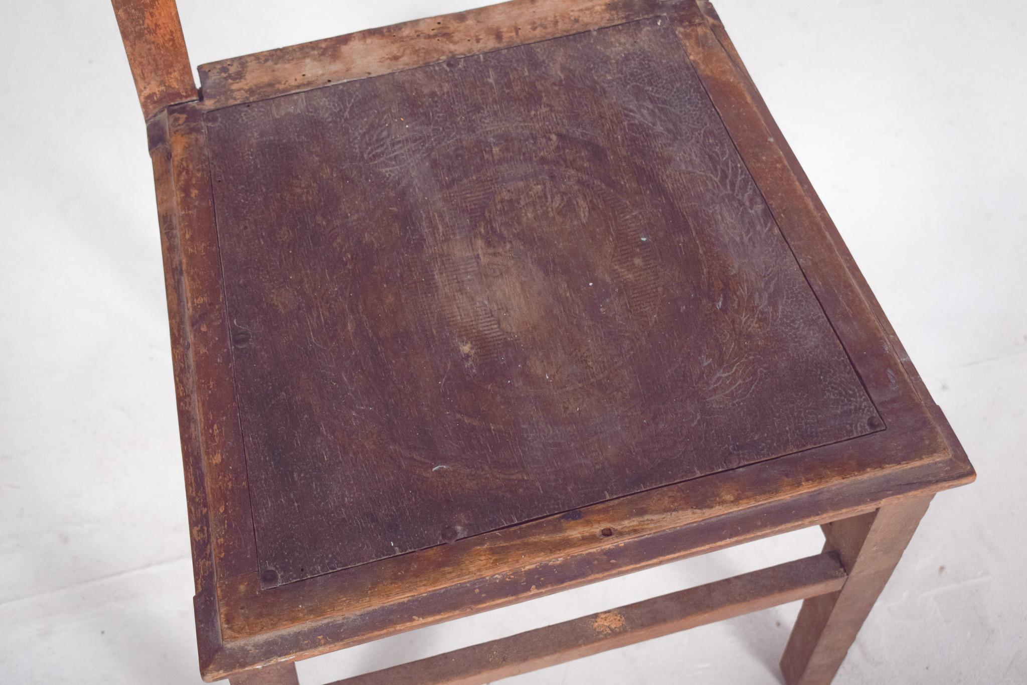 20th Century Wooden Dining Chair with Worked Bottom For Sale