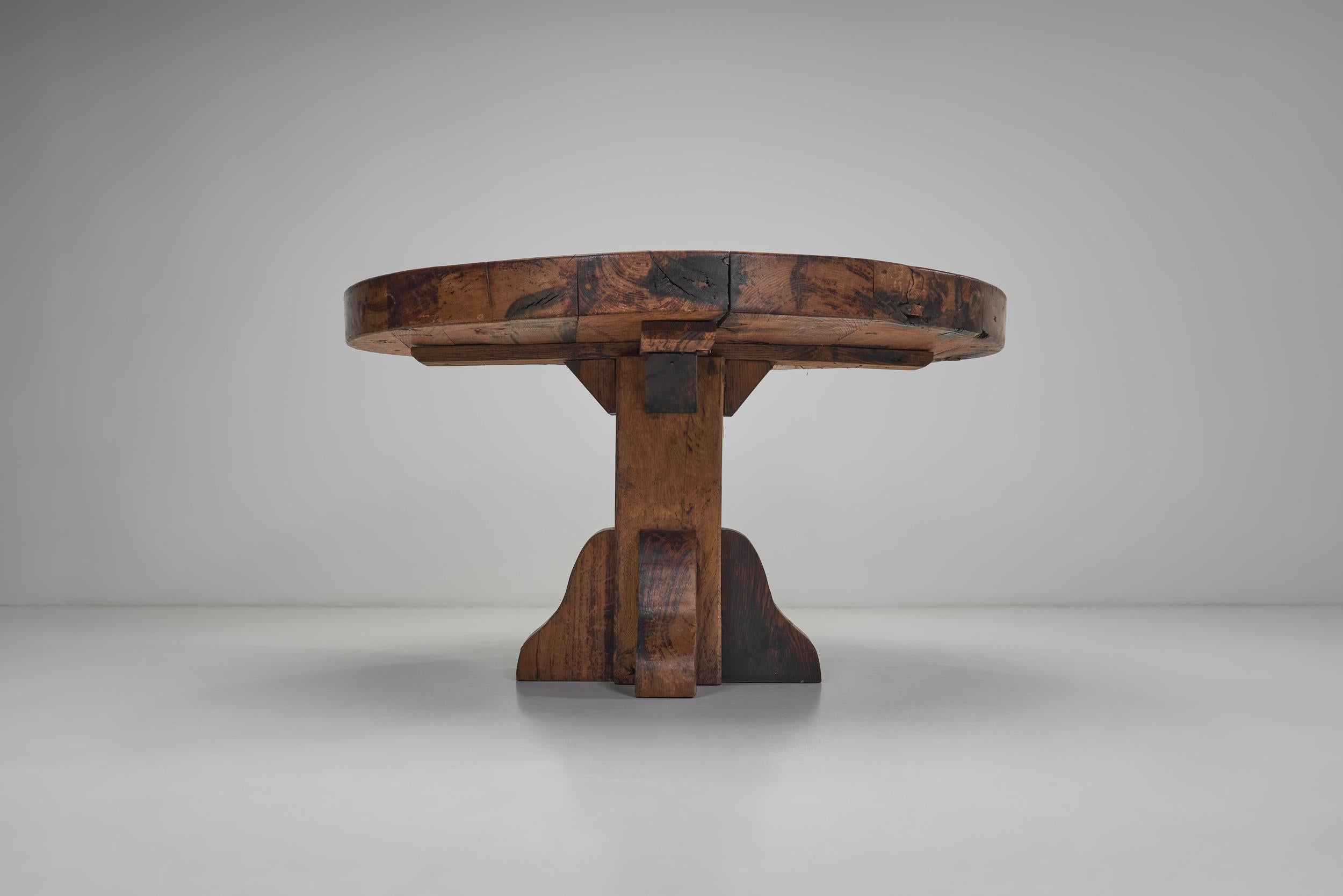 Wooden Dining Table with Carved Leg, Europe Mid-20th Century For Sale 7