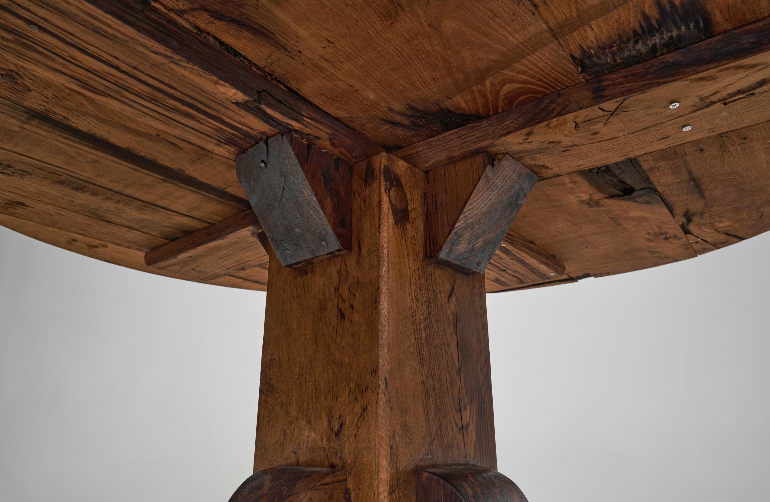 Wooden Dining Table with Carved Leg, Europe Mid-20th Century For Sale 10