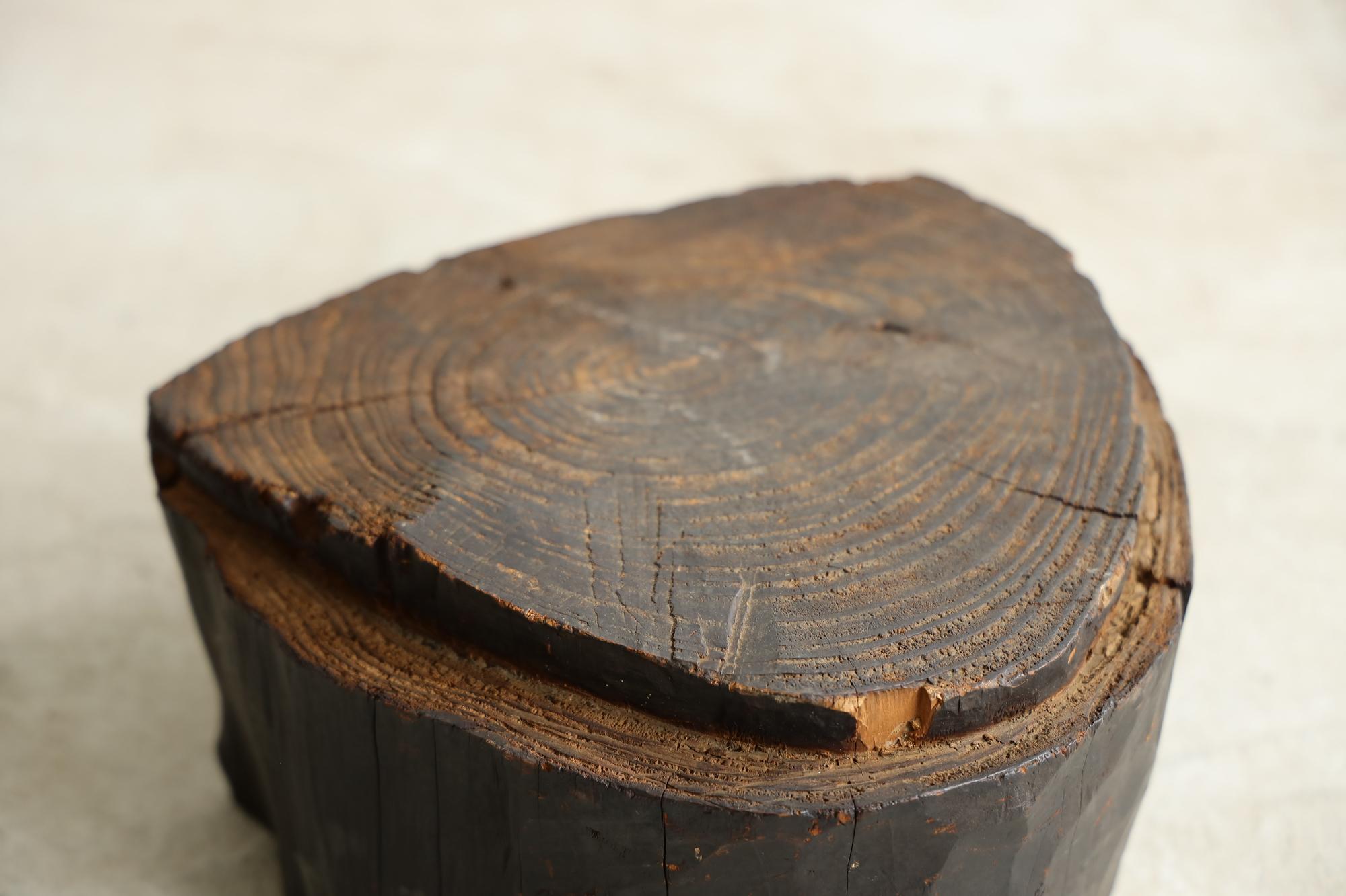 Holzständer, niedriger Tisch, japanische Antiquität, Wabi-Sabi, Mingei (Meiji-Periode) im Angebot