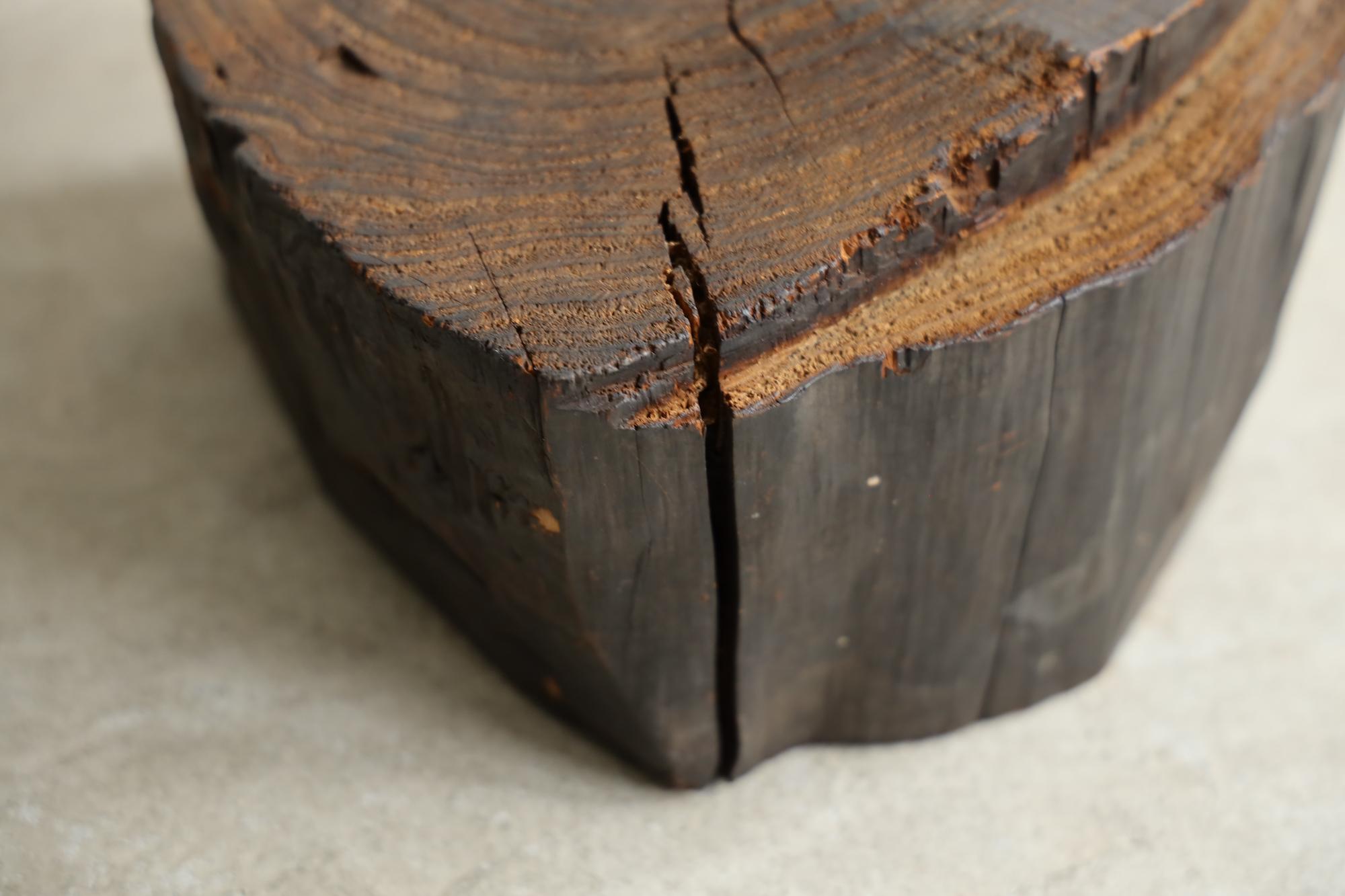 Holzständer, niedriger Tisch, japanische Antiquität, Wabi-Sabi, Mingei (Handgeschnitzt) im Angebot