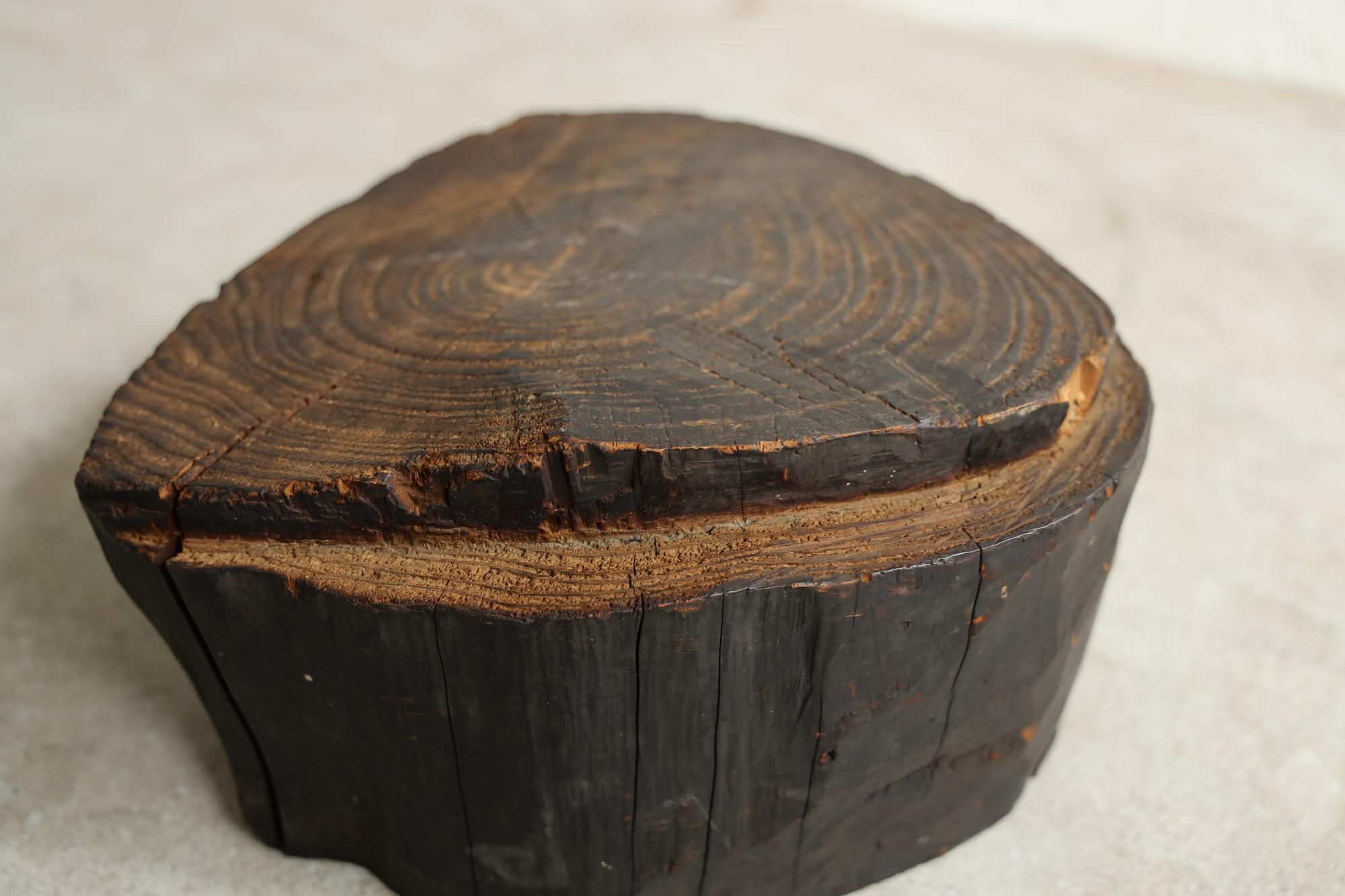 Holzständer, niedriger Tisch, japanische Antiquität, Wabi-Sabi, Mingei (20. Jahrhundert) im Angebot