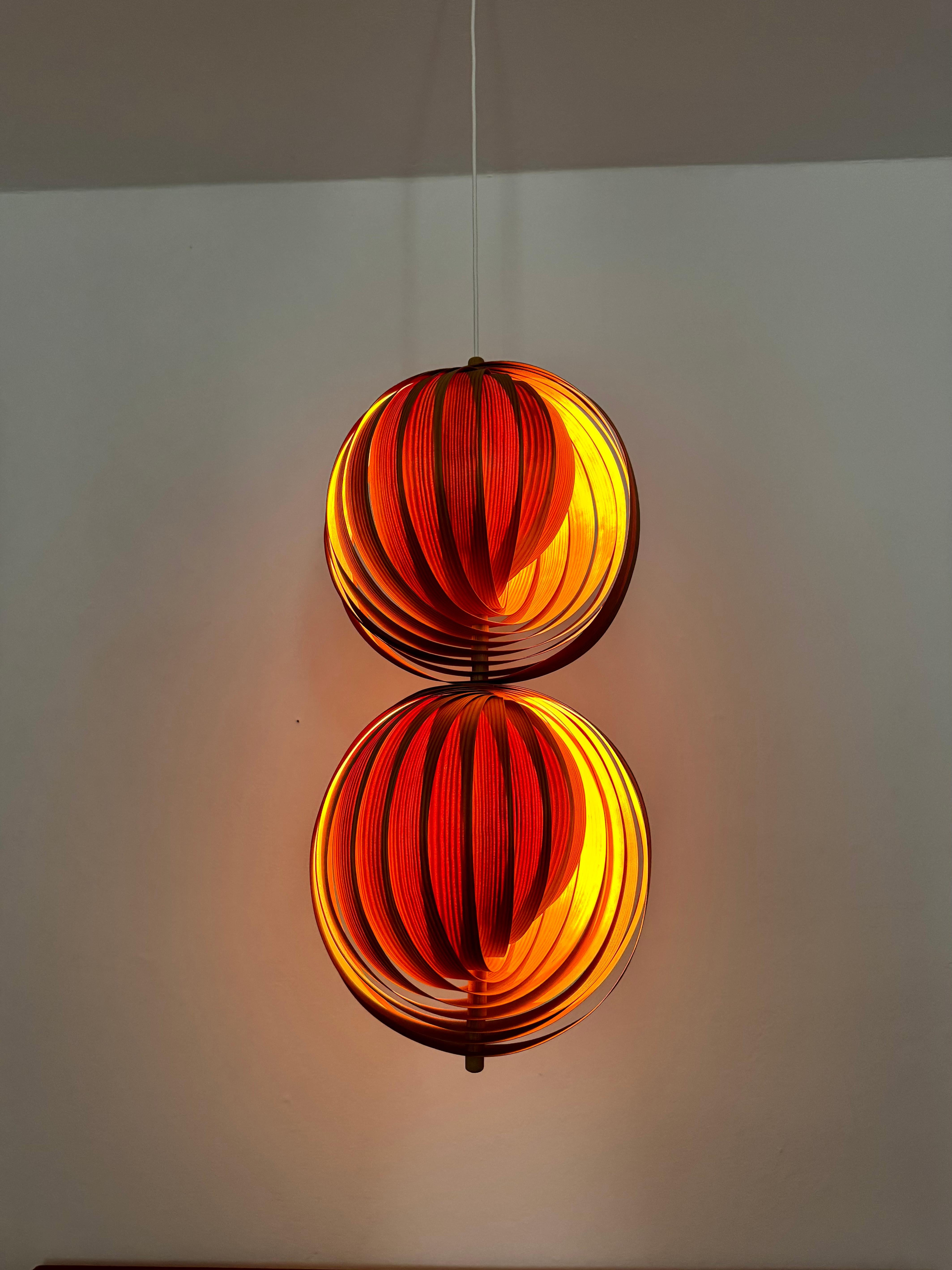 Lampada a sospensione a doppia luna in legno in vendita 4