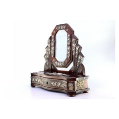 Coiffeuse en bois avec applications en forme de rose argentée, miroir et tiroir