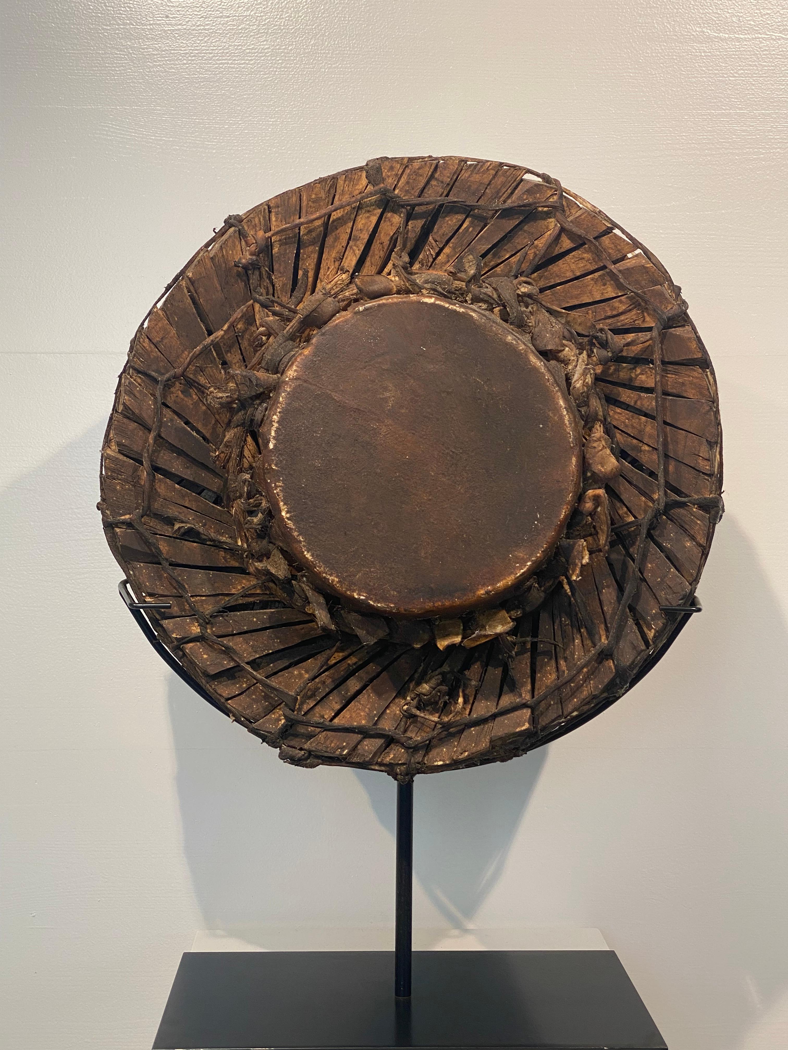 Indonesiano In legno  Tamburo dell'isola indonesiana di Sumba in vendita