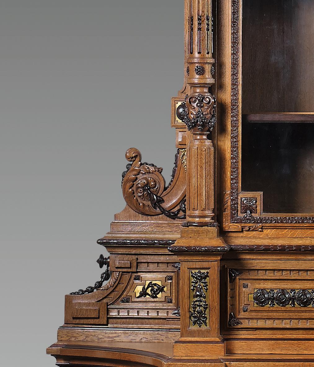 Milieu du XIXe siècle Buffet d'exposition en bois et émaillé attribué à H.A Fourdinois, France, vers 1867 en vente
