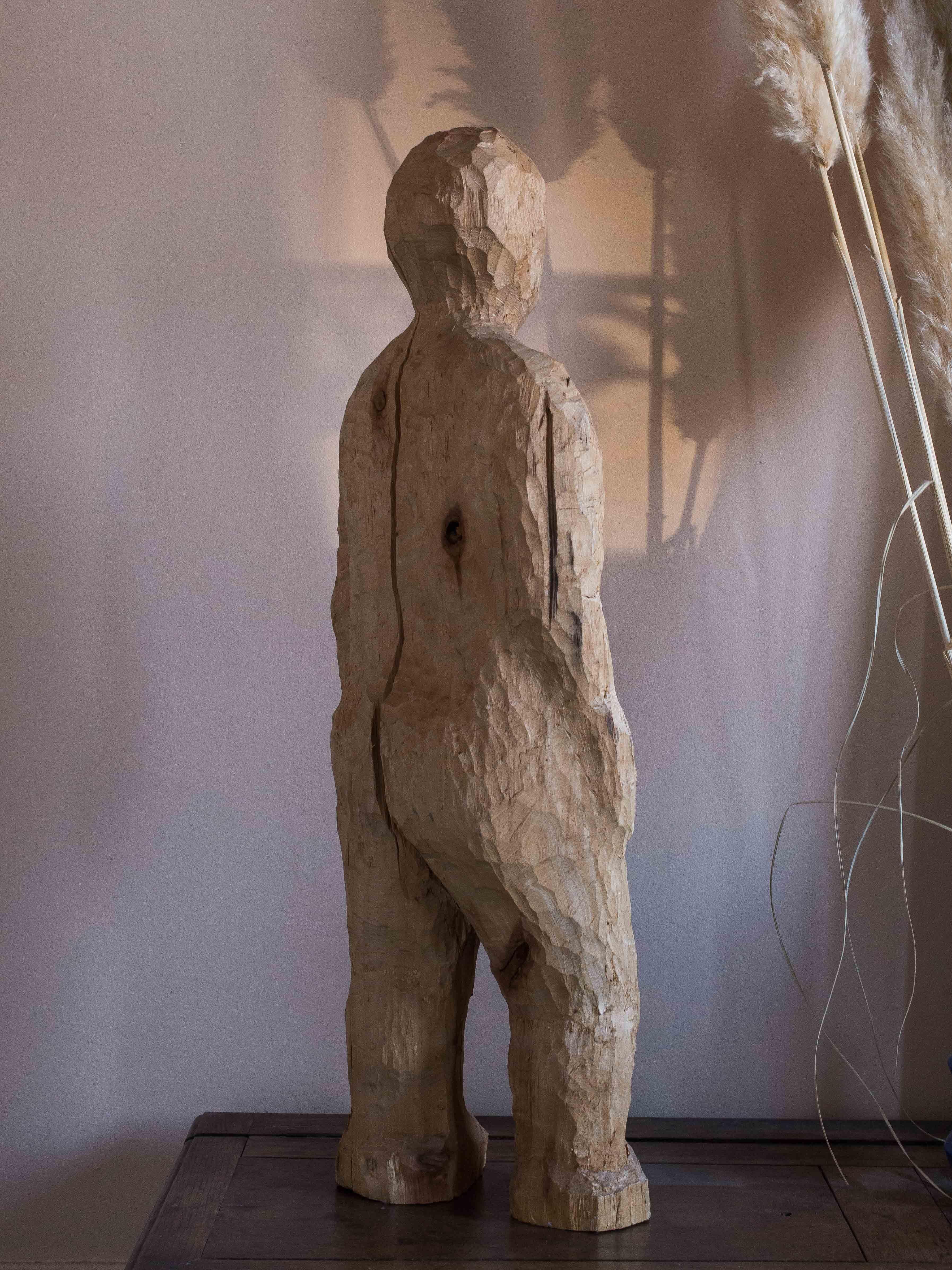 Large hand-carved figurative sculpture, birchwood circa 1980 In Good Condition For Sale In ROUEN, FR