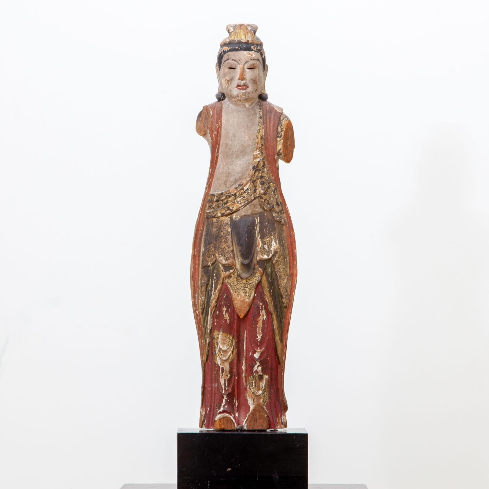 Japanese Wooden figure of Kannon 觀音, Japan, Edo period, 1st half 19th Century For Sale