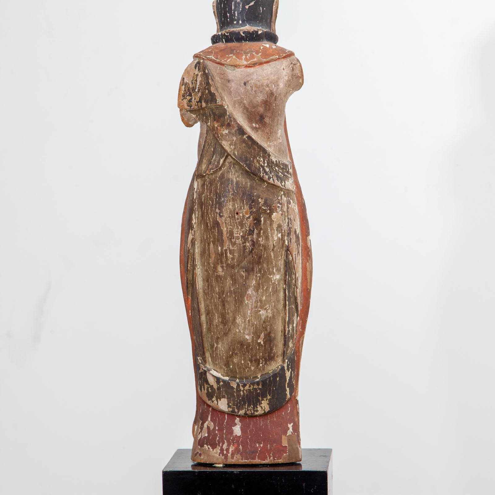 Wooden figure of Kannon 觀音, Japan, Edo period, 1st half 19th Century For Sale 3