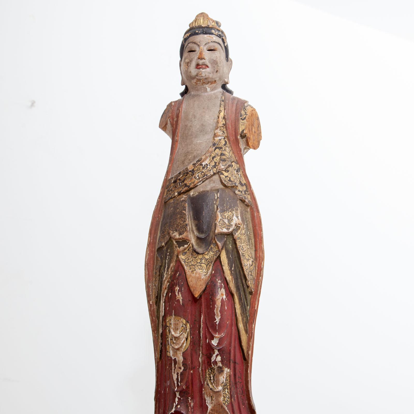 Wooden figure of Kannon 觀音, Japan, Edo period, 1st half 19th Century For Sale 4