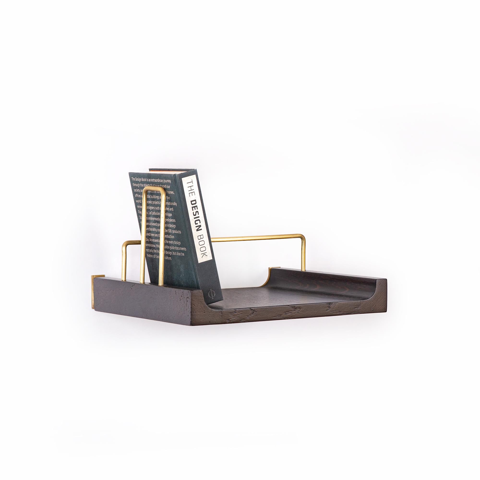 Brought to life with Ananas's innovative design, the wooden shelf with gold metal details is designed for use in a variety of spaces such as offices, living rooms, bedrooms, entryways, and bathrooms. Made from kiln-dried natural oak wood with a