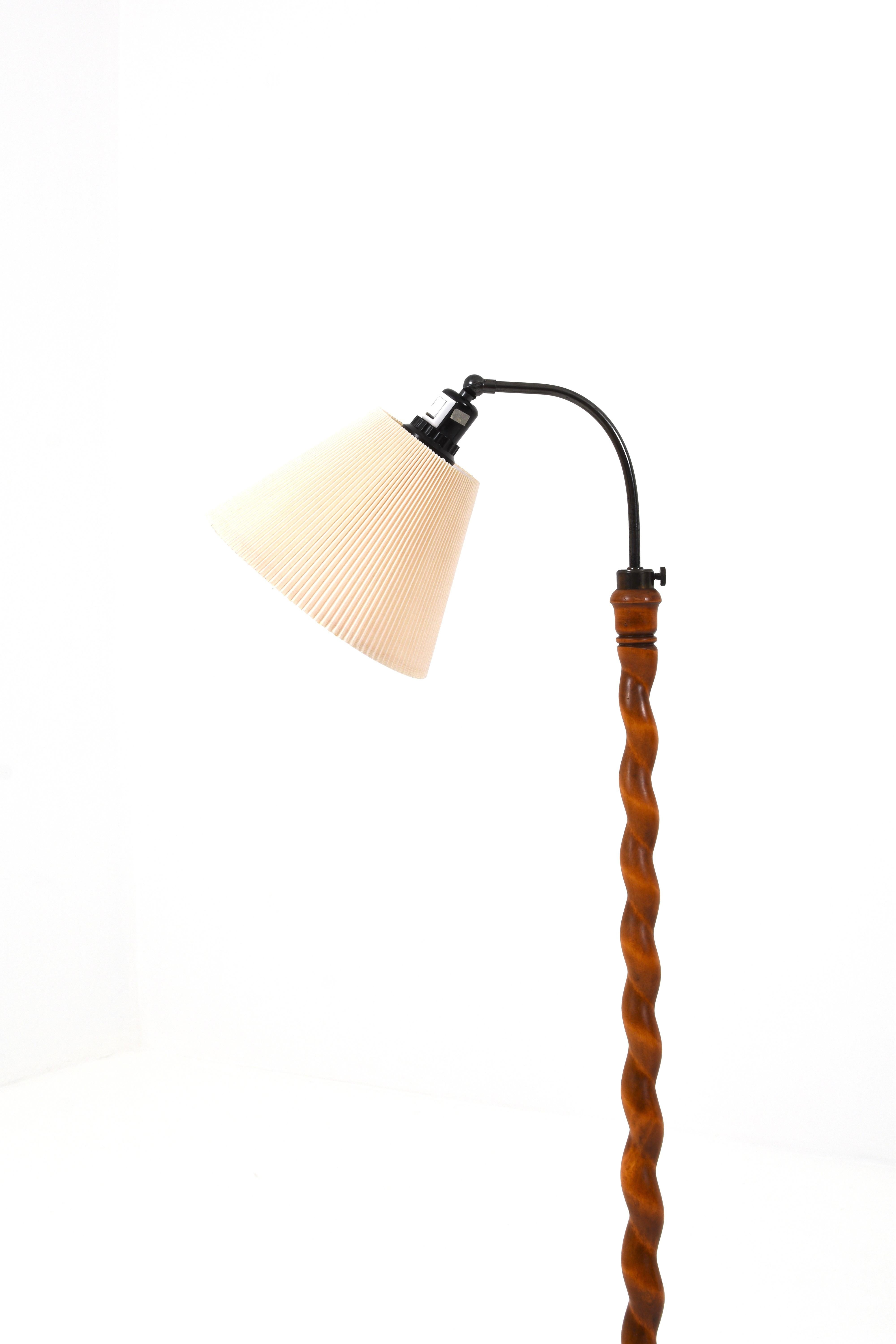 Turned Wooden floor lamp, Early 20th century