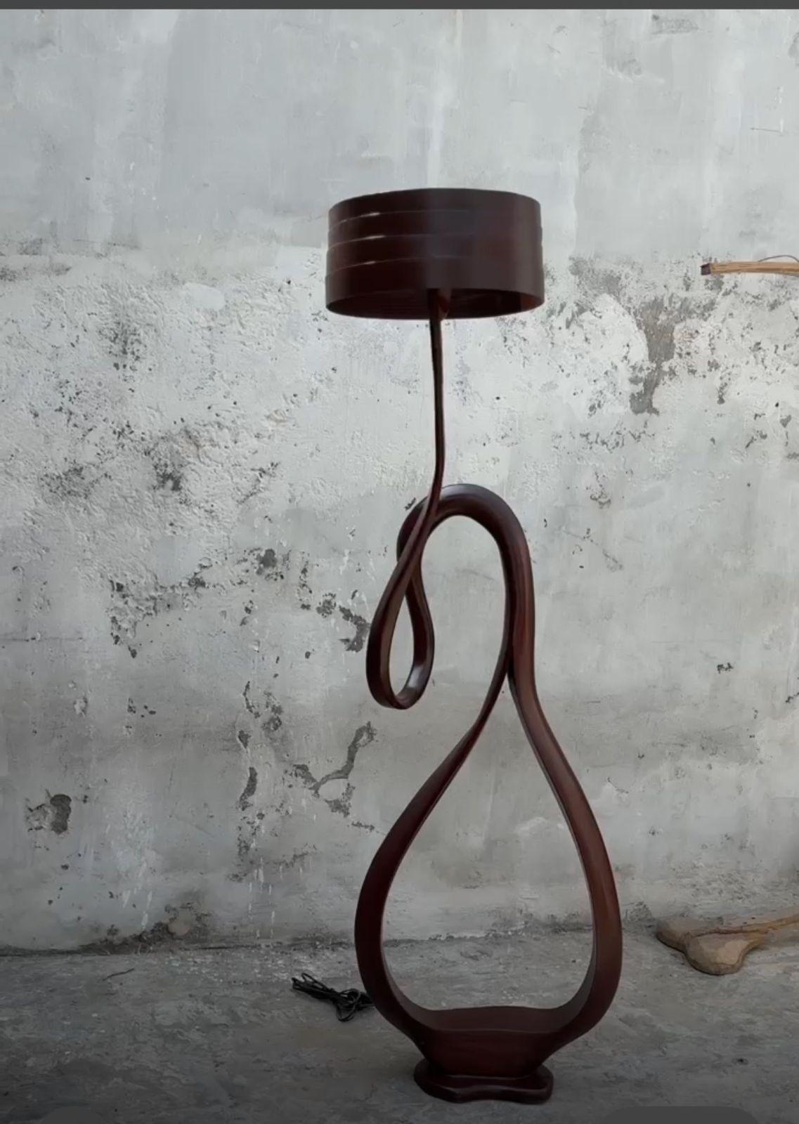 Stehlampe aus Holz, Lampe, Stehlampe Nr. 6 - Serie Fluentum im Zustand „Neu“ im Angebot in Cape Girardeau, MO