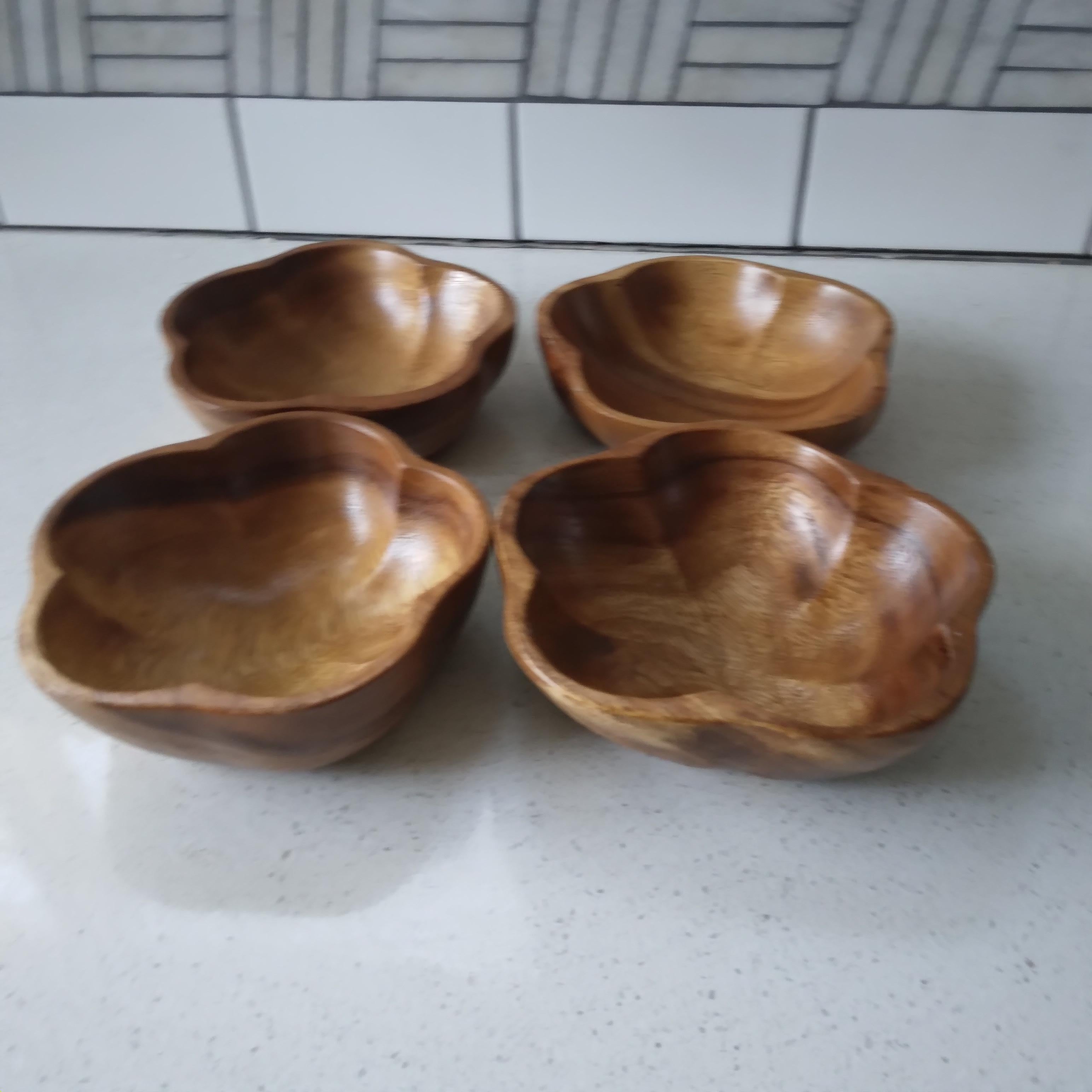 Wooden Flower Shaped Bowls - set of four In Good Condition For Sale In Munster, IN