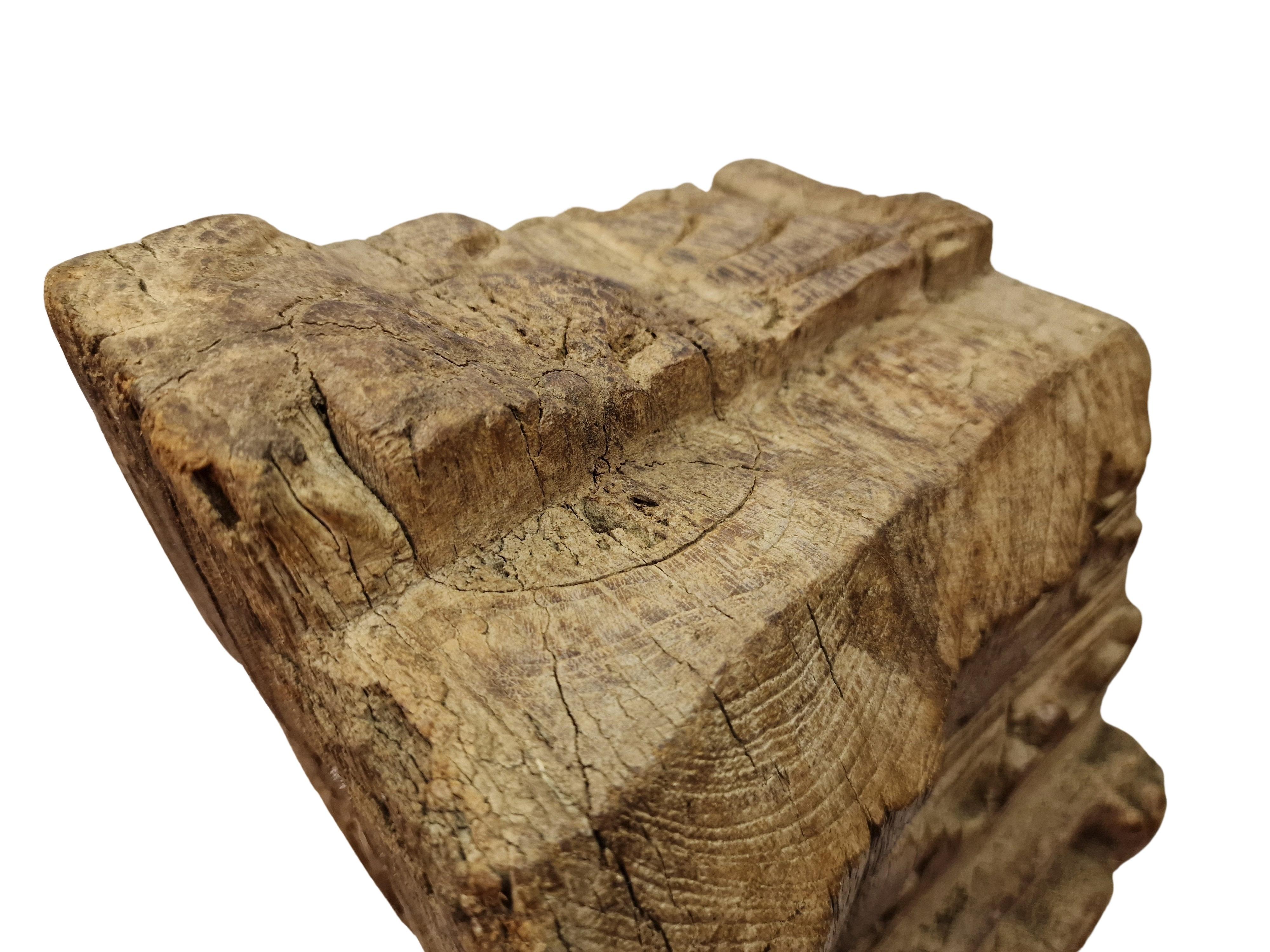 Frammento di legno elemento decorativo da costruzione scultura da soffitto XIX secolo Italia in vendita 6