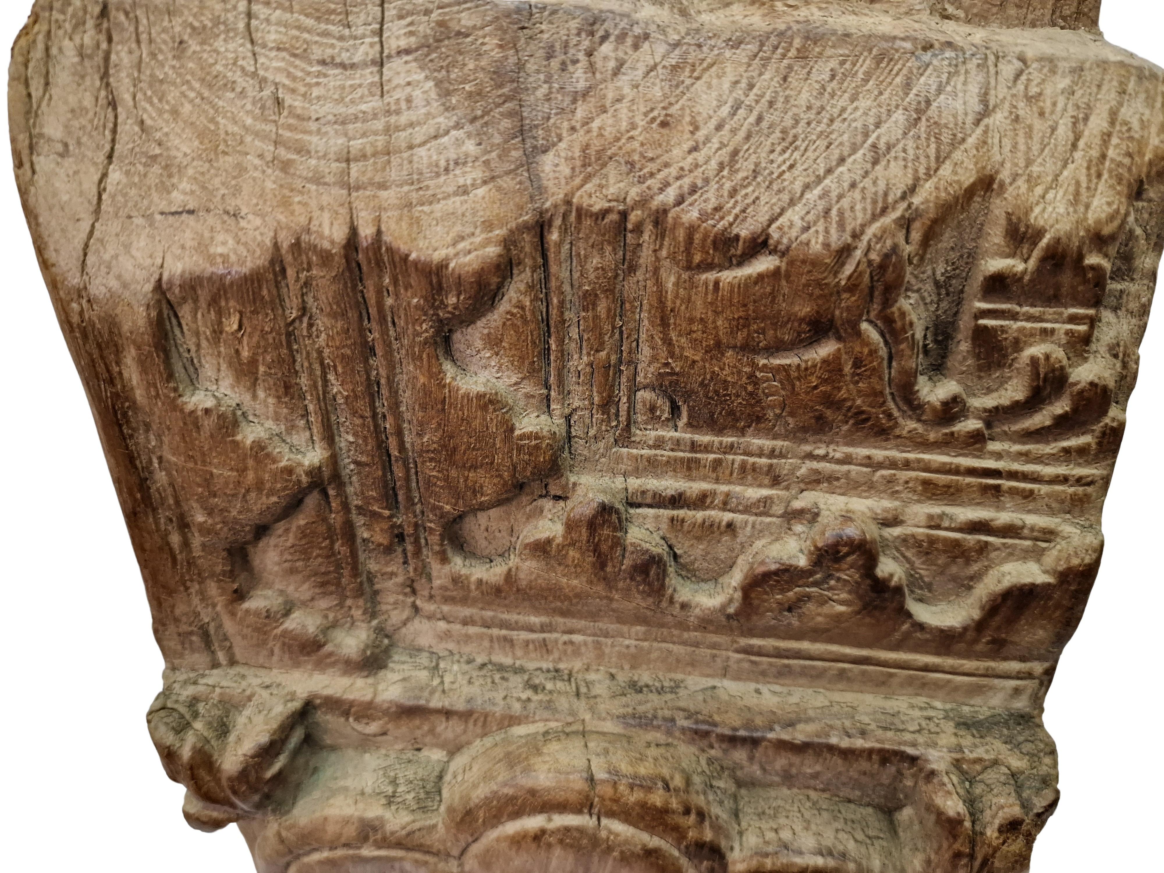 XX secolo Frammento di legno elemento decorativo da costruzione scultura da soffitto XIX secolo Italia in vendita