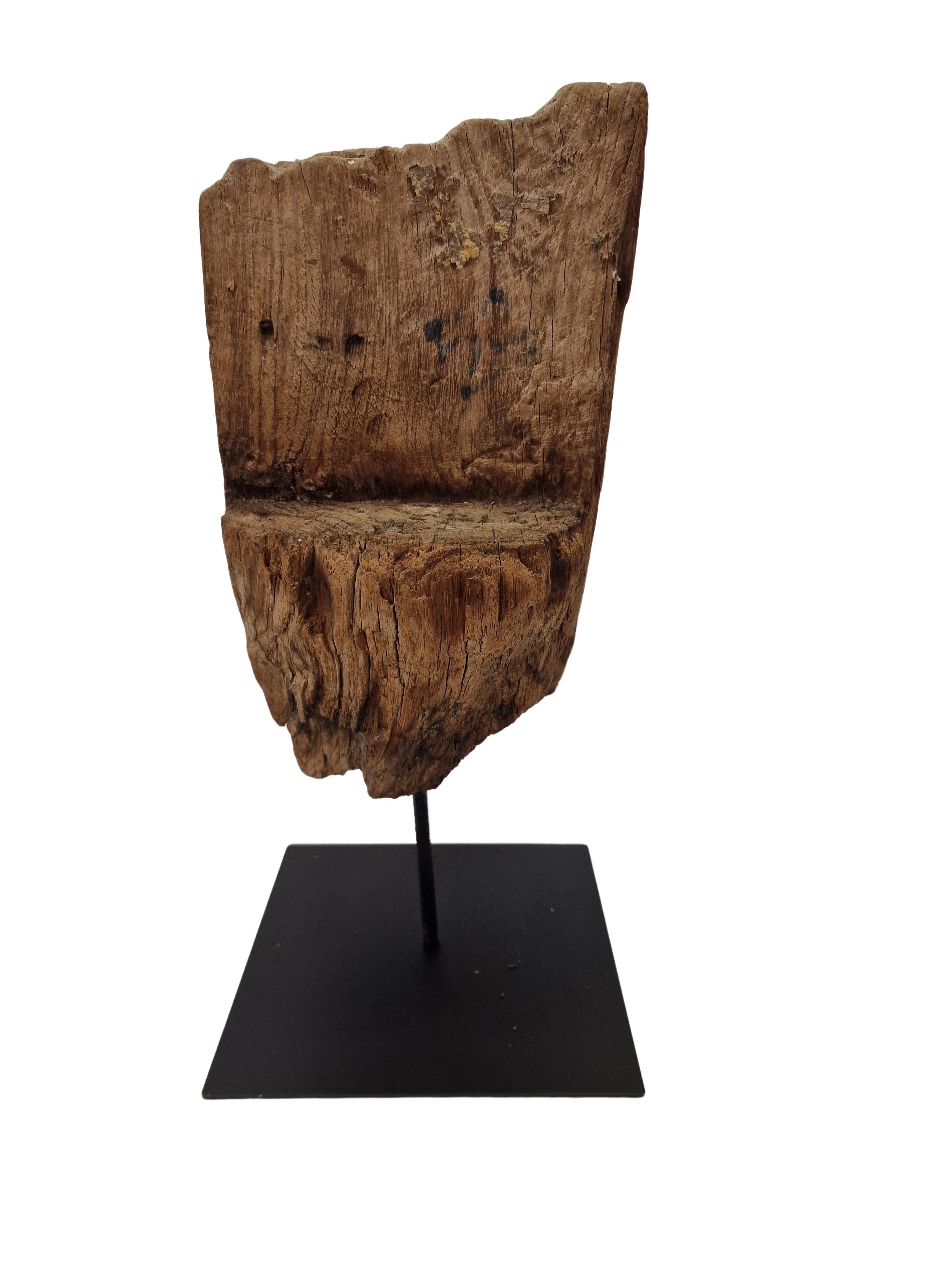 Frammento di legno elemento decorativo da costruzione scultura da soffitto XIX secolo Italia in vendita 1