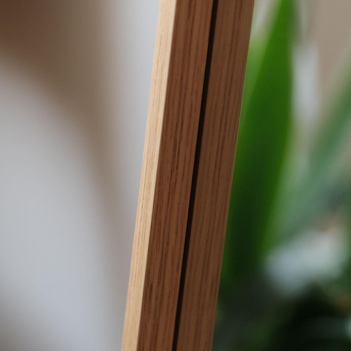 Moderne Miroir encadré en bois - taille moyenne - EDGE en vente