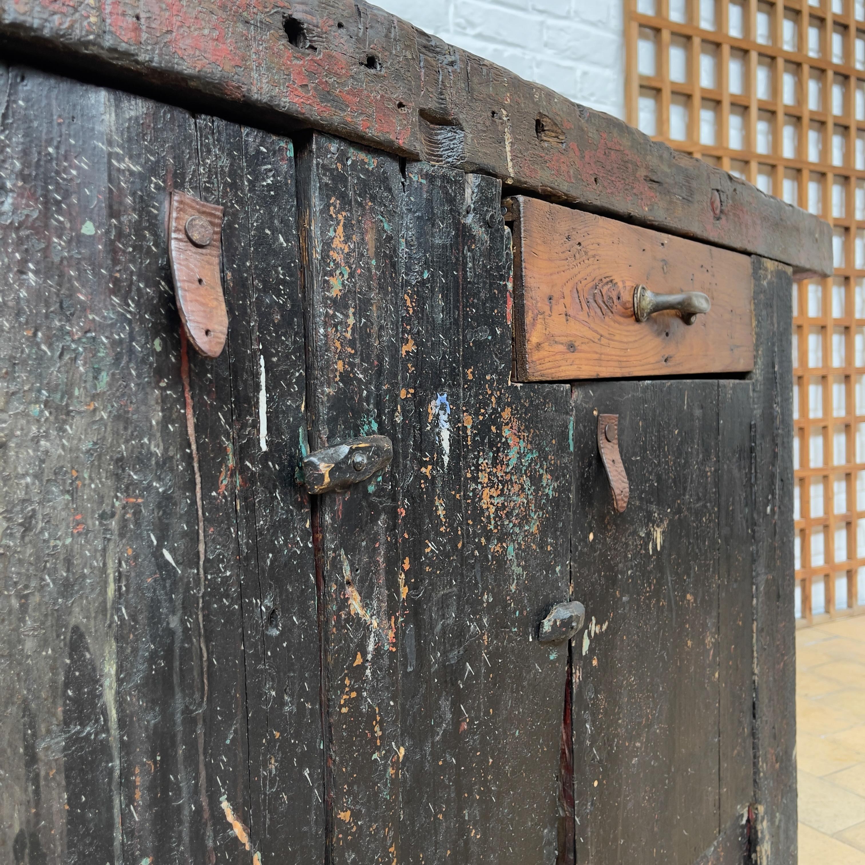 Wooden french workbench from c.1930
Original patina preserved and protected.
2 doors + 1 drawer
Good condition.