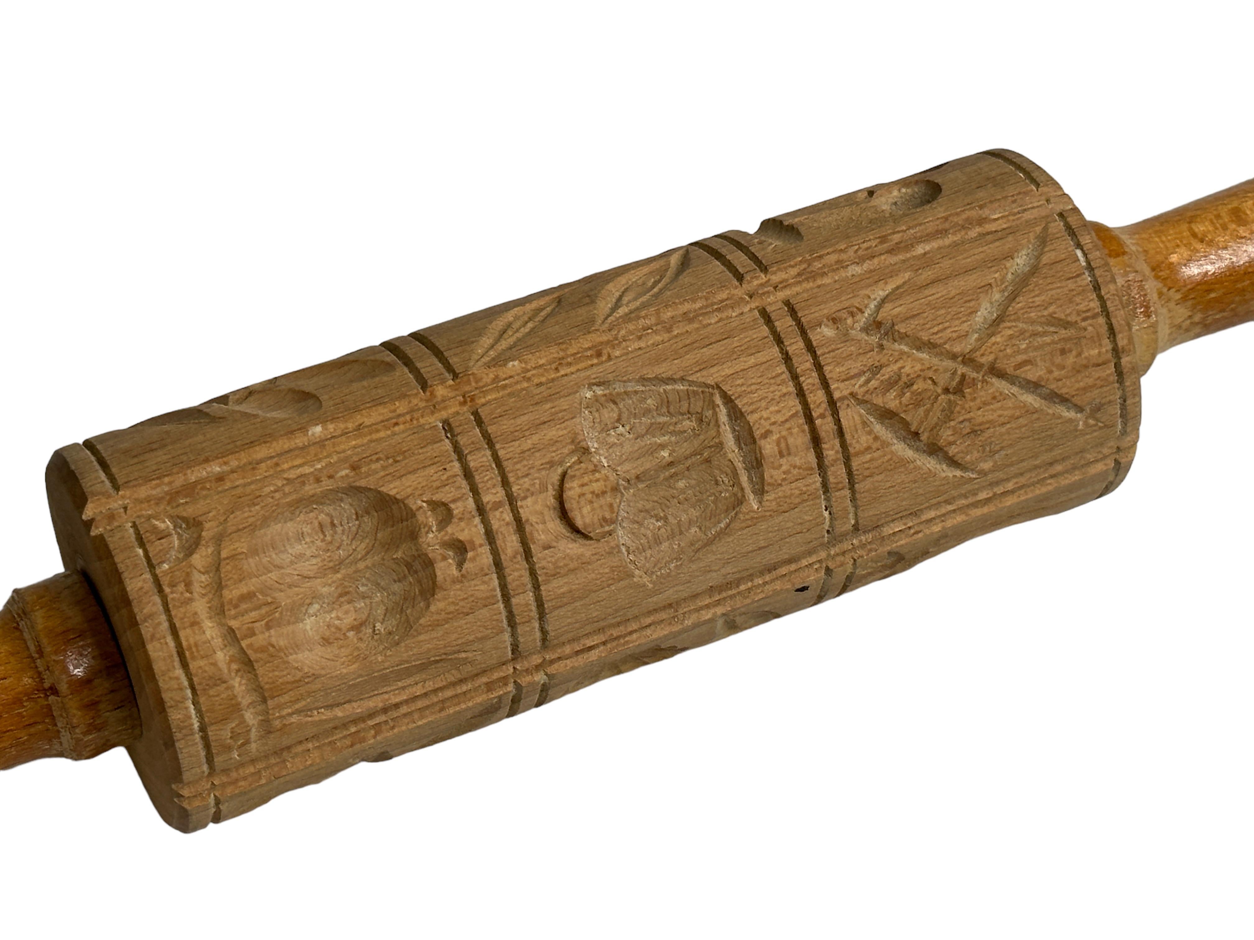 20th Century wooden Gingerbread Cookie Speculaas Springerle  Rolling Pin Antique German 1900s For Sale