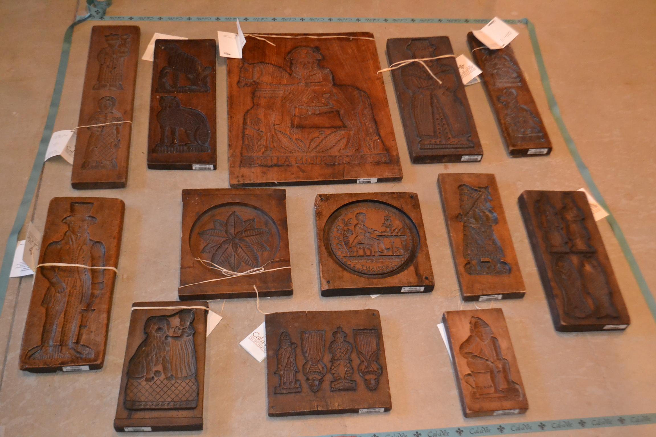 French Wooden Gingerbread Mold For Sale