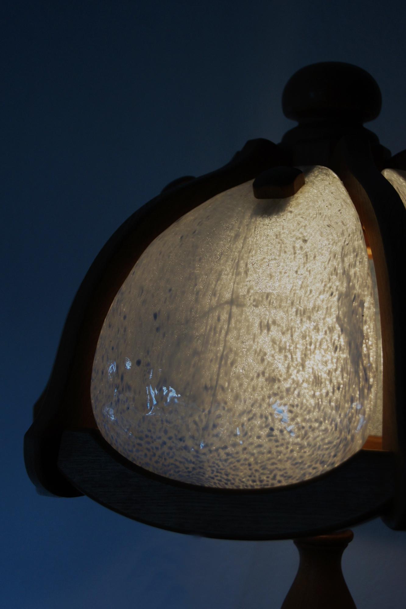 Lampe de table en bois et verre d'Asmuth Leuchten en vente 2
