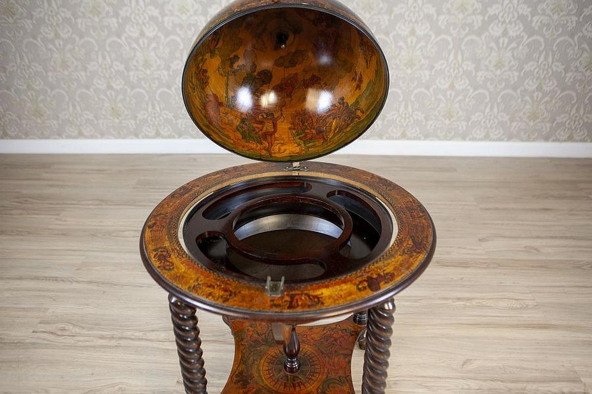 Wooden Globe-Shaped Liquor Cabinet From the Mid. 20th Century In Good Condition For Sale In Opole, PL