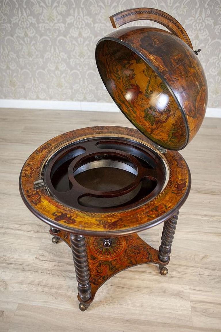 European Wooden Globe-Shaped Liquor Cabinet From the Mid. 20th Century