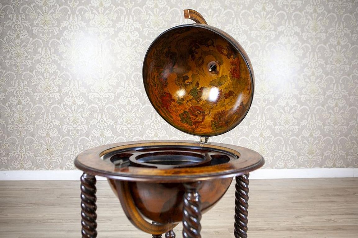 Wooden Globe-Shaped Liquor Cabinet From the Mid. 20th Century In Good Condition For Sale In Opole, PL