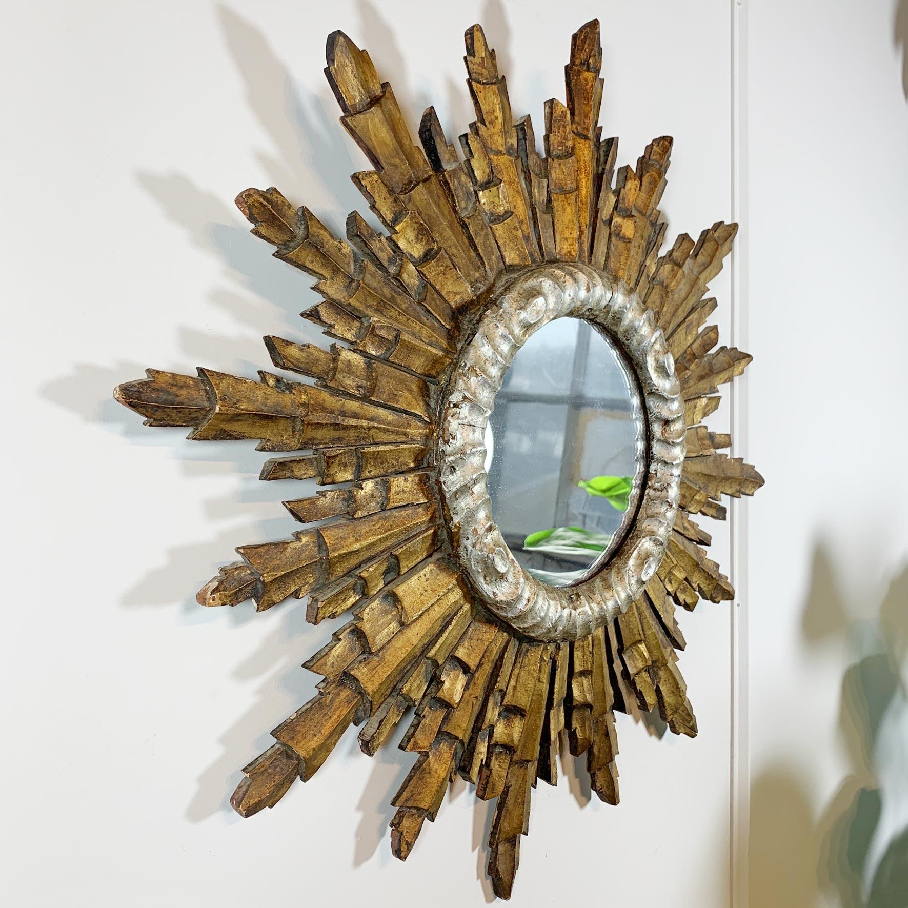 Wooden Gold Sunburst Mirror 1940's Italian  In Good Condition For Sale In Hastings, GB
